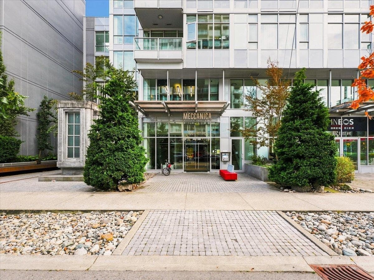210 - 108 E 1st Avenue, Vancouver, V5T 0E4 — photo 1