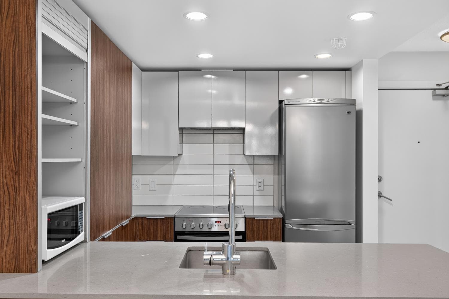 410 - 1088 Richards Street, Vancouver, V6B 0J8 — photo 5
