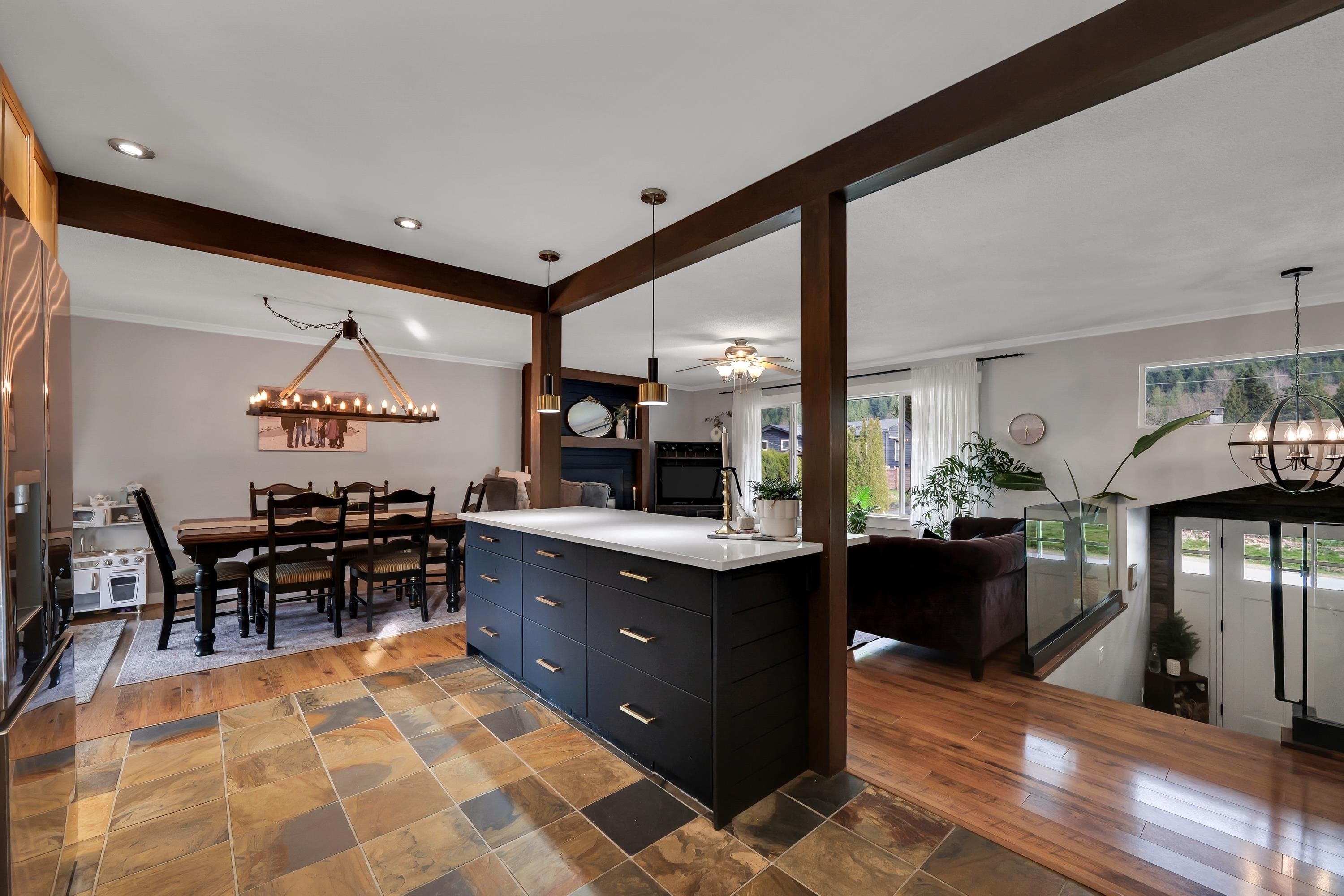 38101 Chestnut Avenue, Squamish, V8B 0X6 — photo 3