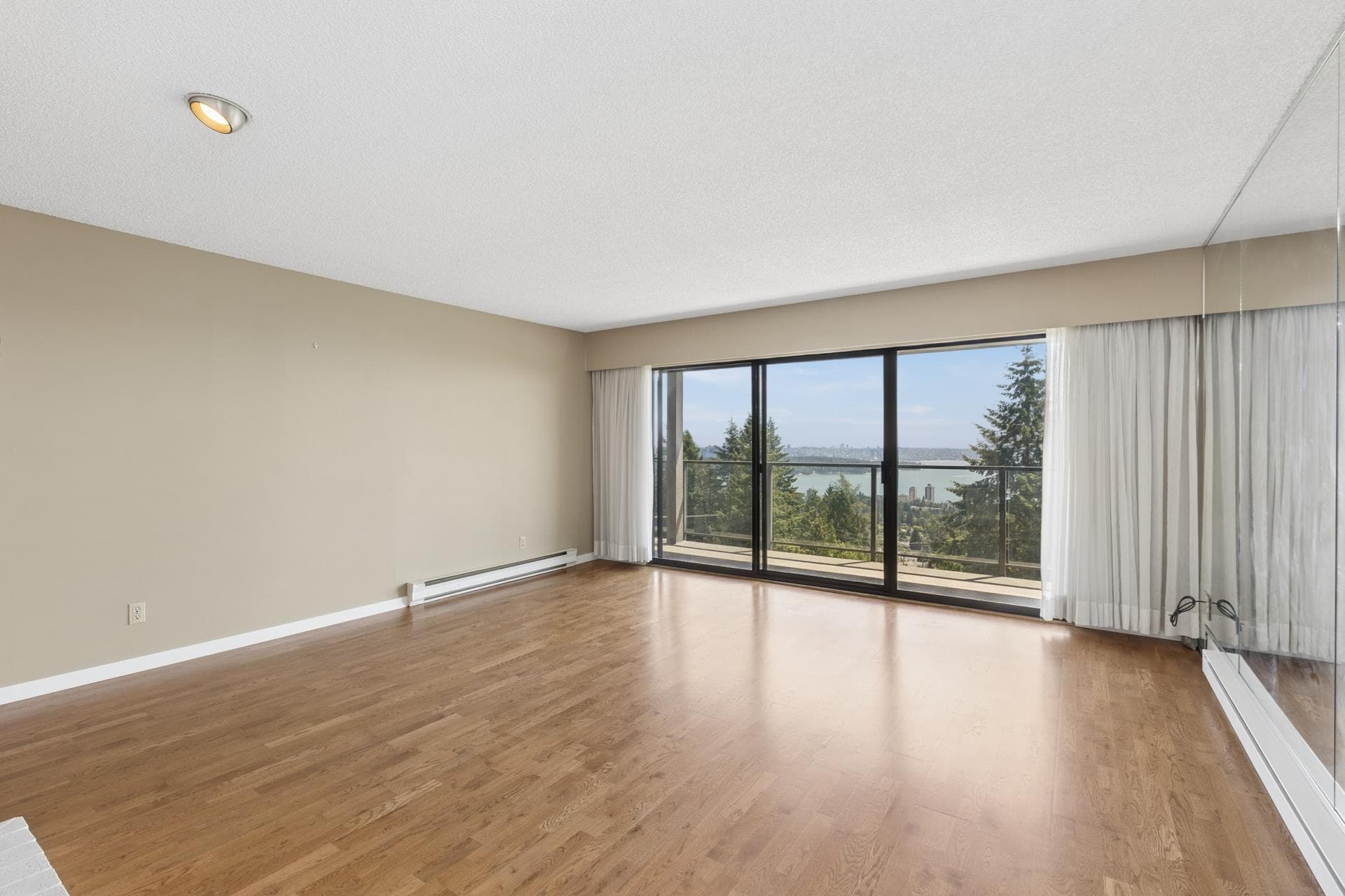 8 - 2206 Folkestone Way, West Vancouver, V7S 2X7 — photo 2