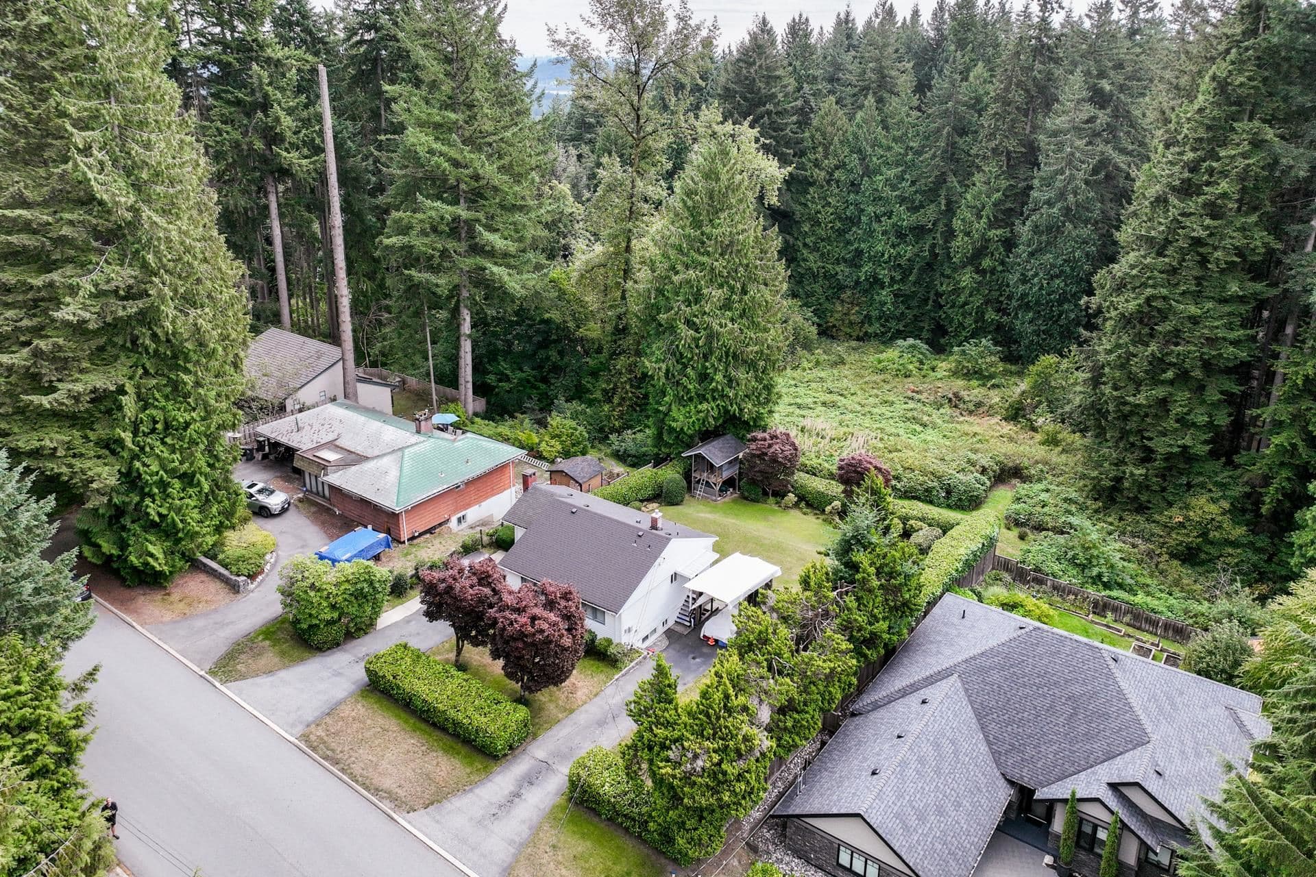 741 Wellington Drive, North Vancouver, V7K 1K8 — photo 5