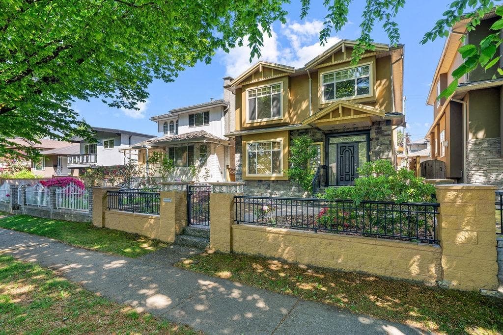 5388 Sherbrooke Street, Vancouver, V5W 3M5 — photo 2