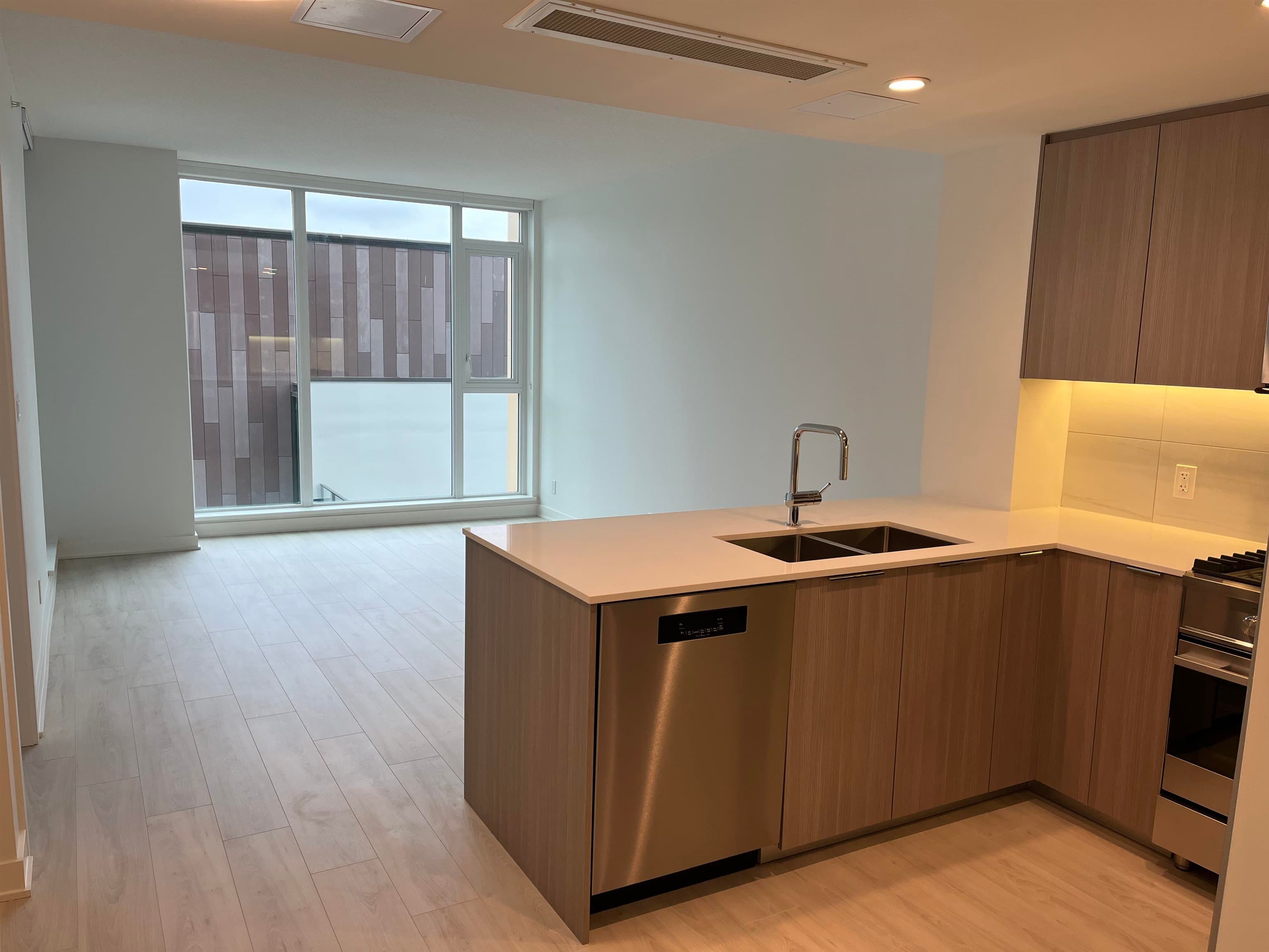 502 - 1471 Hunter Street, North Vancouver, V7J 1H3 — photo 4