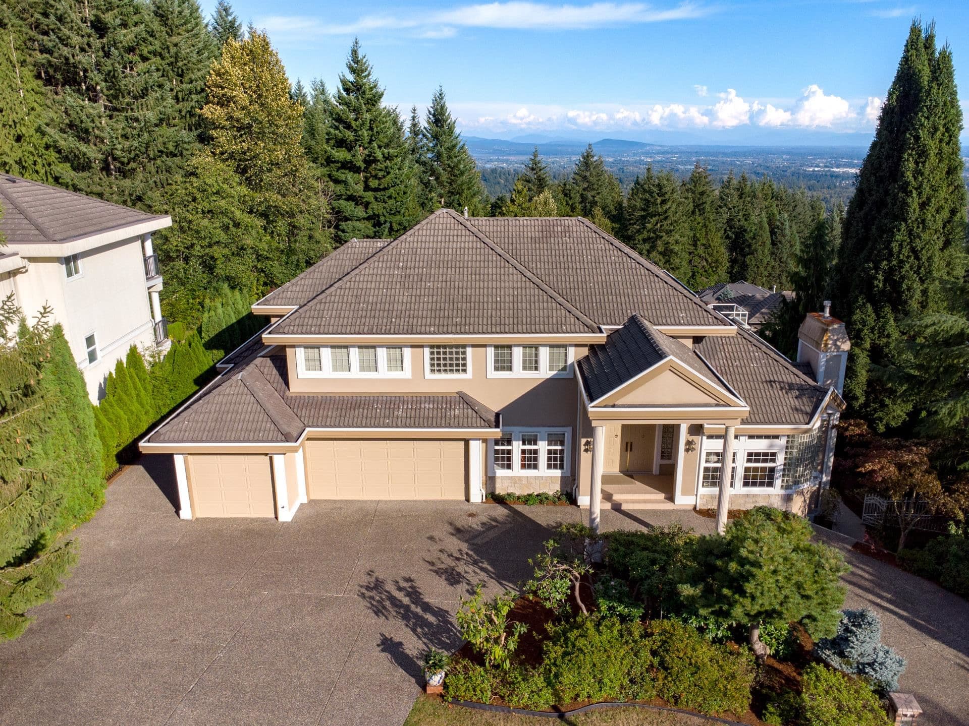 1535 Parkway Boulevard, Coquitlam, V3E 2Y5 — photo 1