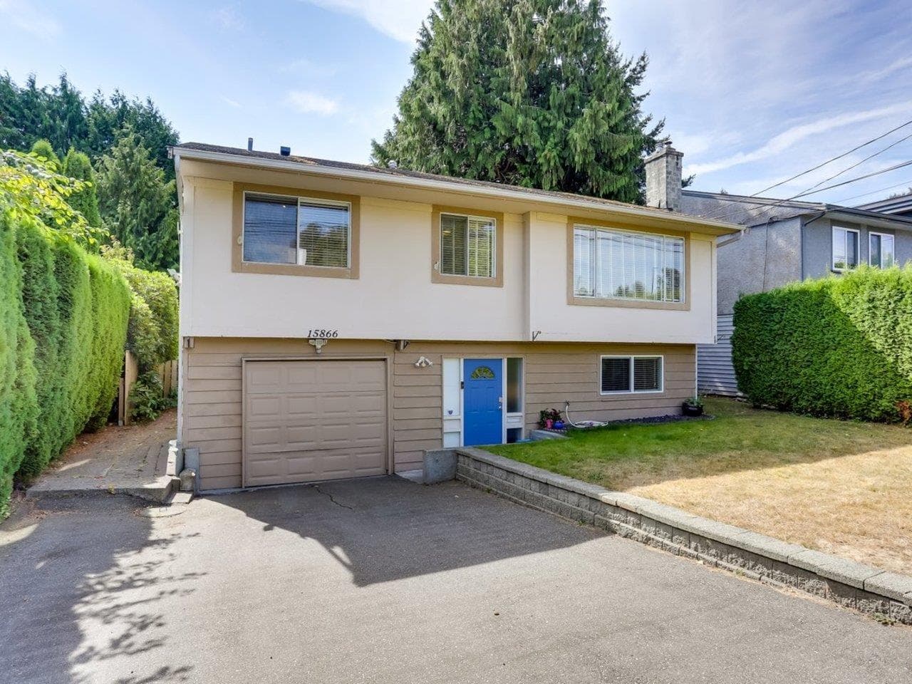 15866 North Bluff Road, White Rock, V4B 3G7 — photo 2