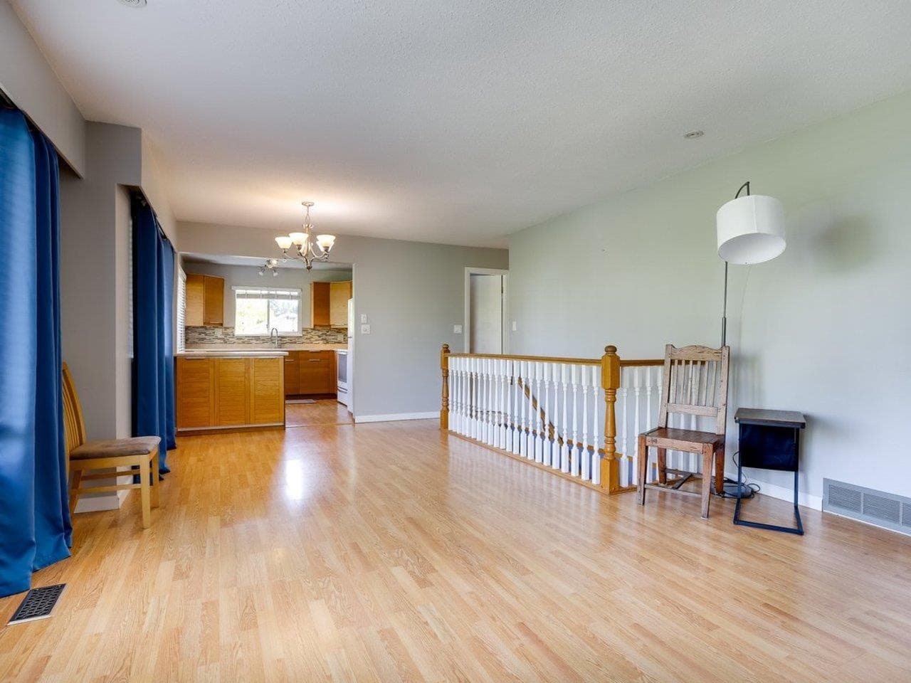 15866 North Bluff Road, White Rock, V4B 3G7 — photo 5