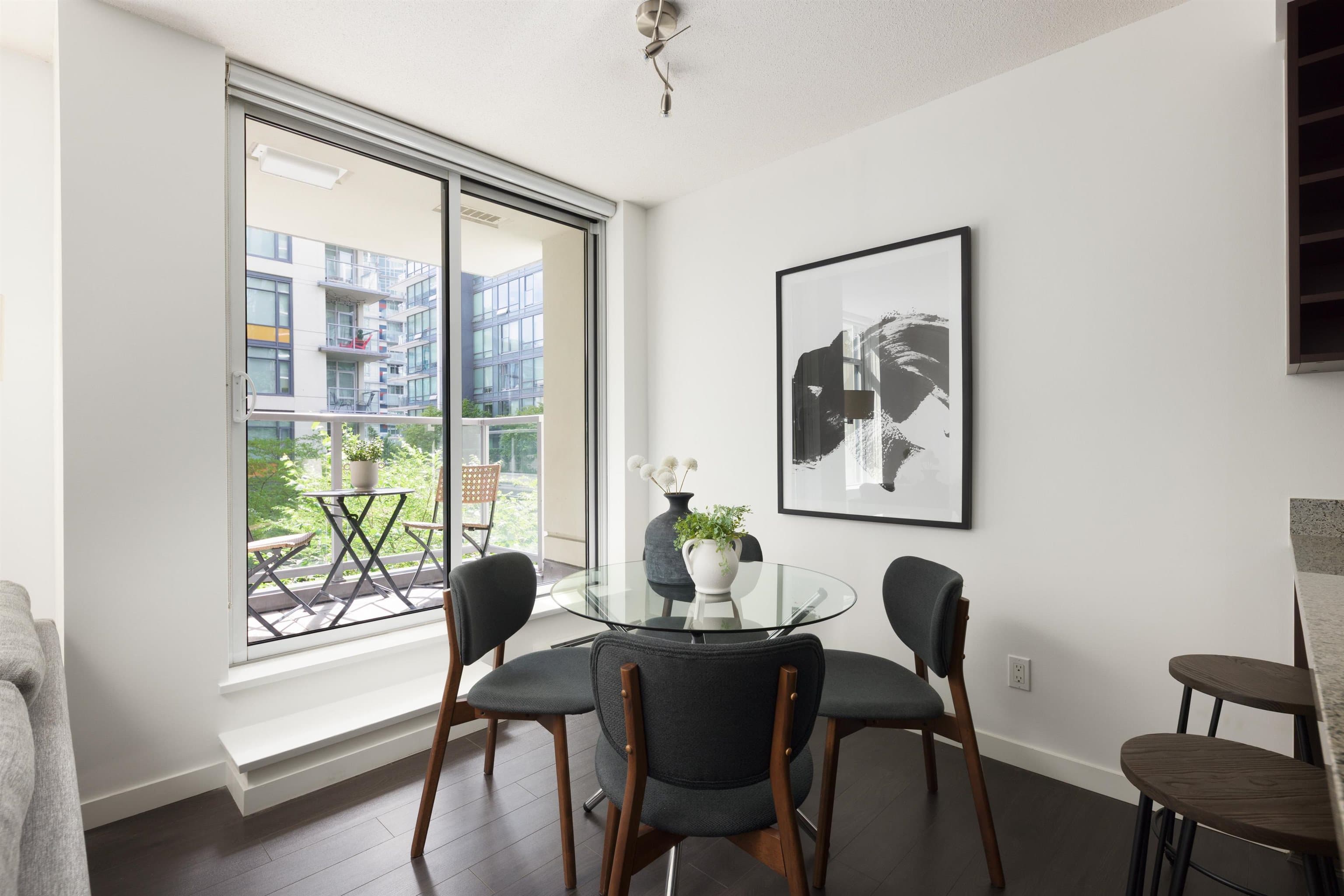301 - 138 W 1st Avenue, Vancouver, V5Y 0H5 — photo 2