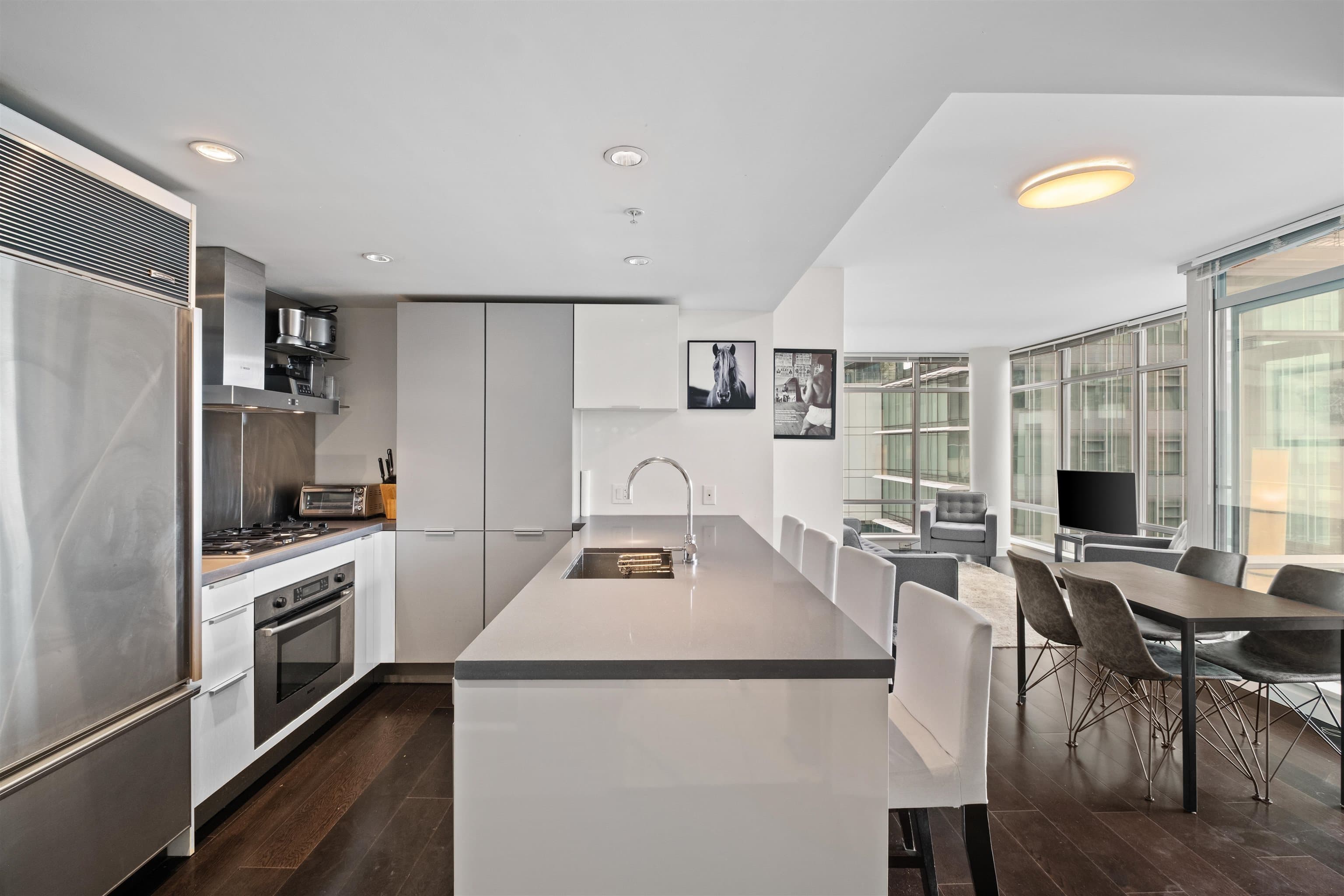 2106 - 788 Richards Street, Vancouver, V6B 0C7 — photo 2