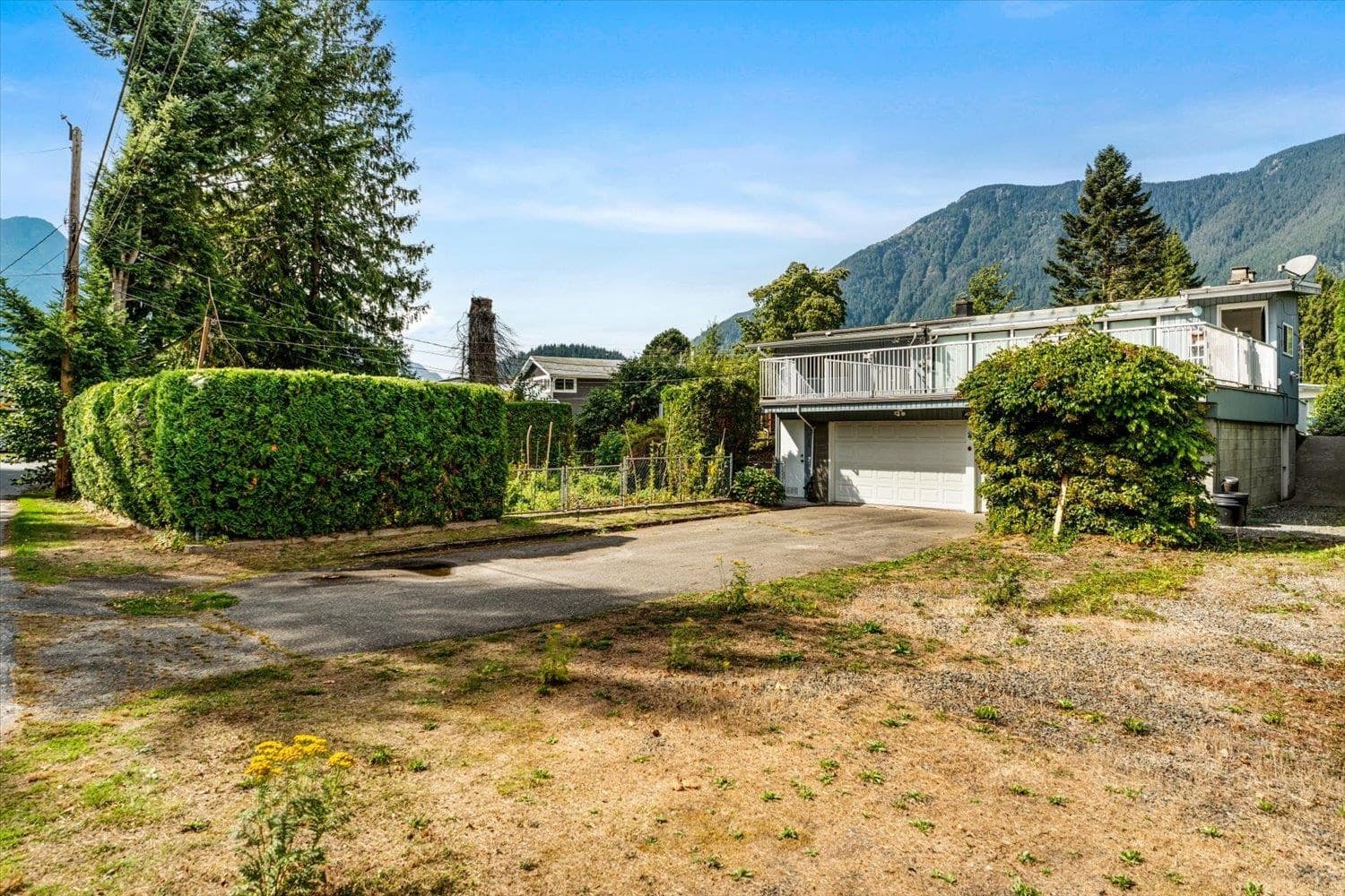 720 Coquihalla Street, Hope, V0X 1L0 — photo 2
