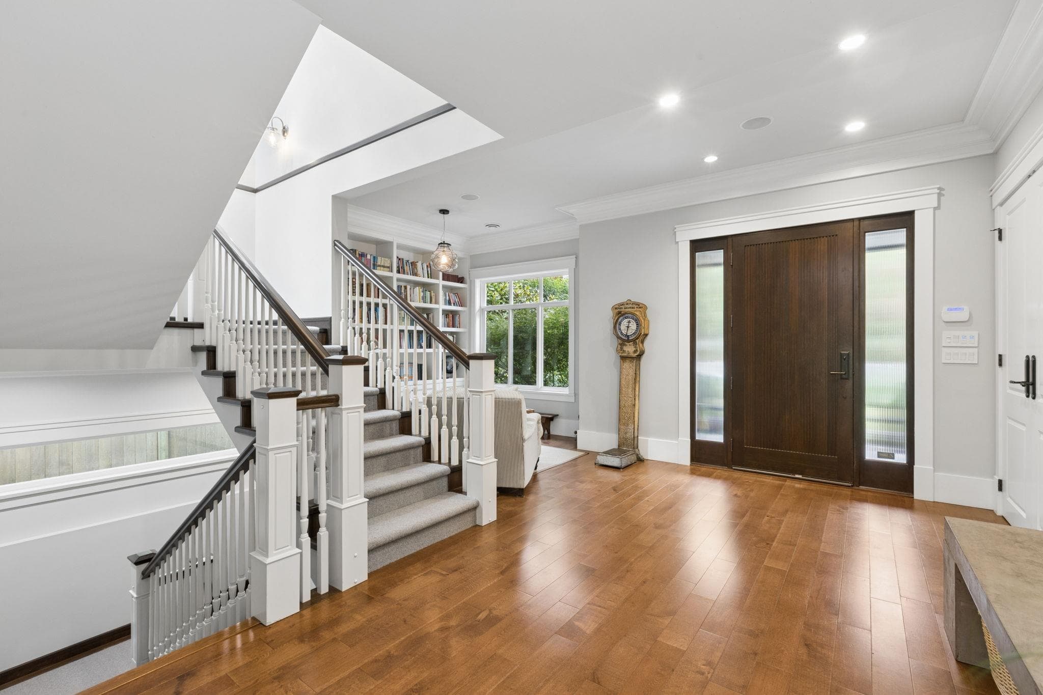 4176 Virginia Crescent, North Vancouver, V7R 3Z6 — photo 3