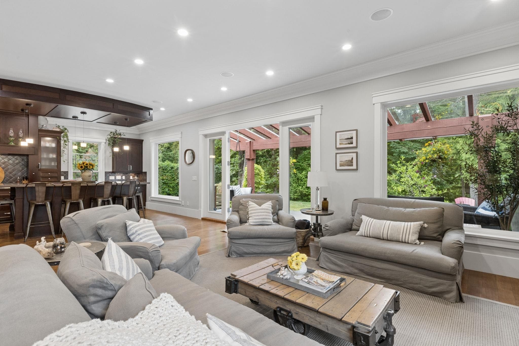 4176 Virginia Crescent, North Vancouver, V7R 3Z6 — photo 5