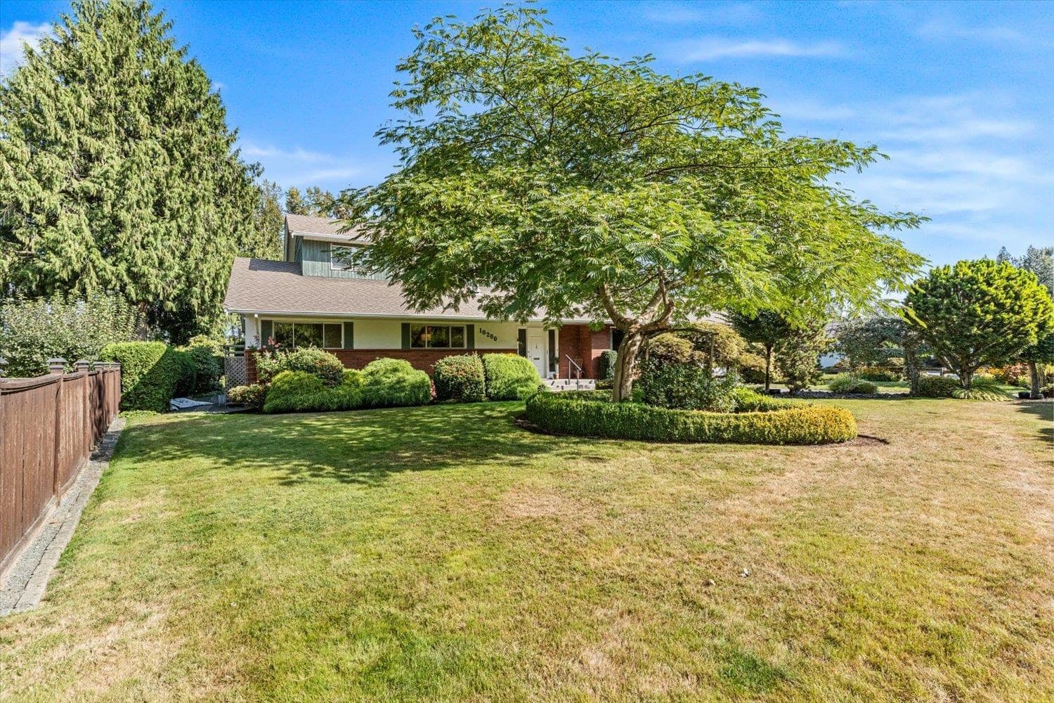 10200 Brentwood Drive, Chilliwack, V2P 6G3 — photo 2