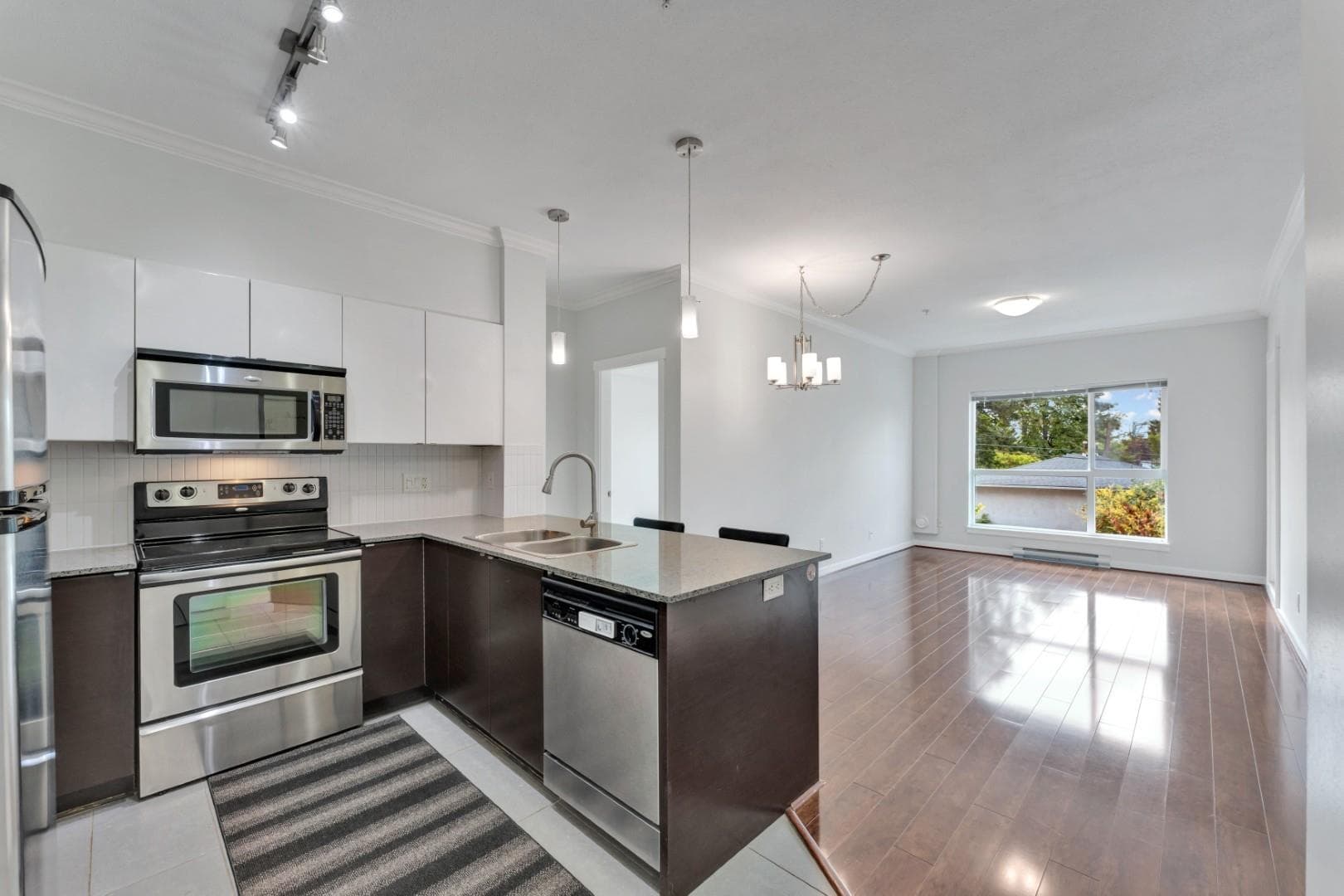 335 - 13733 107a Avenue, Surrey, V3T 0B7 — photo 3