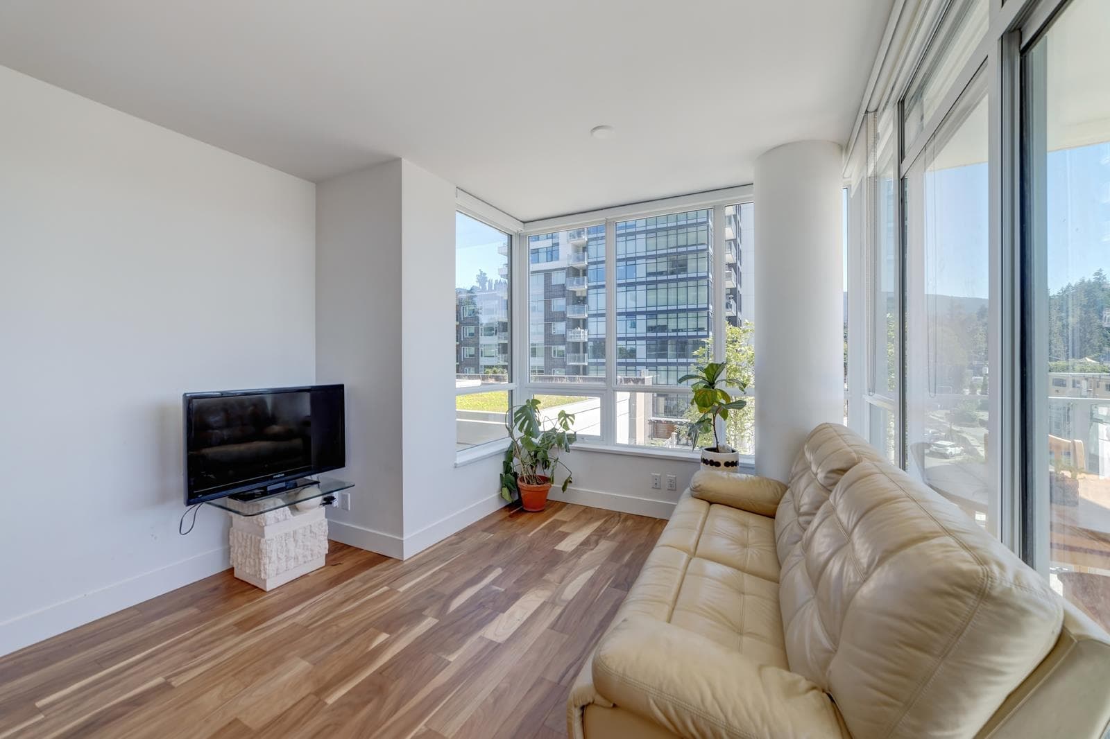 301 - 1675 Lions Gate Lane, North Vancouver, V7P 3B4 — photo 2