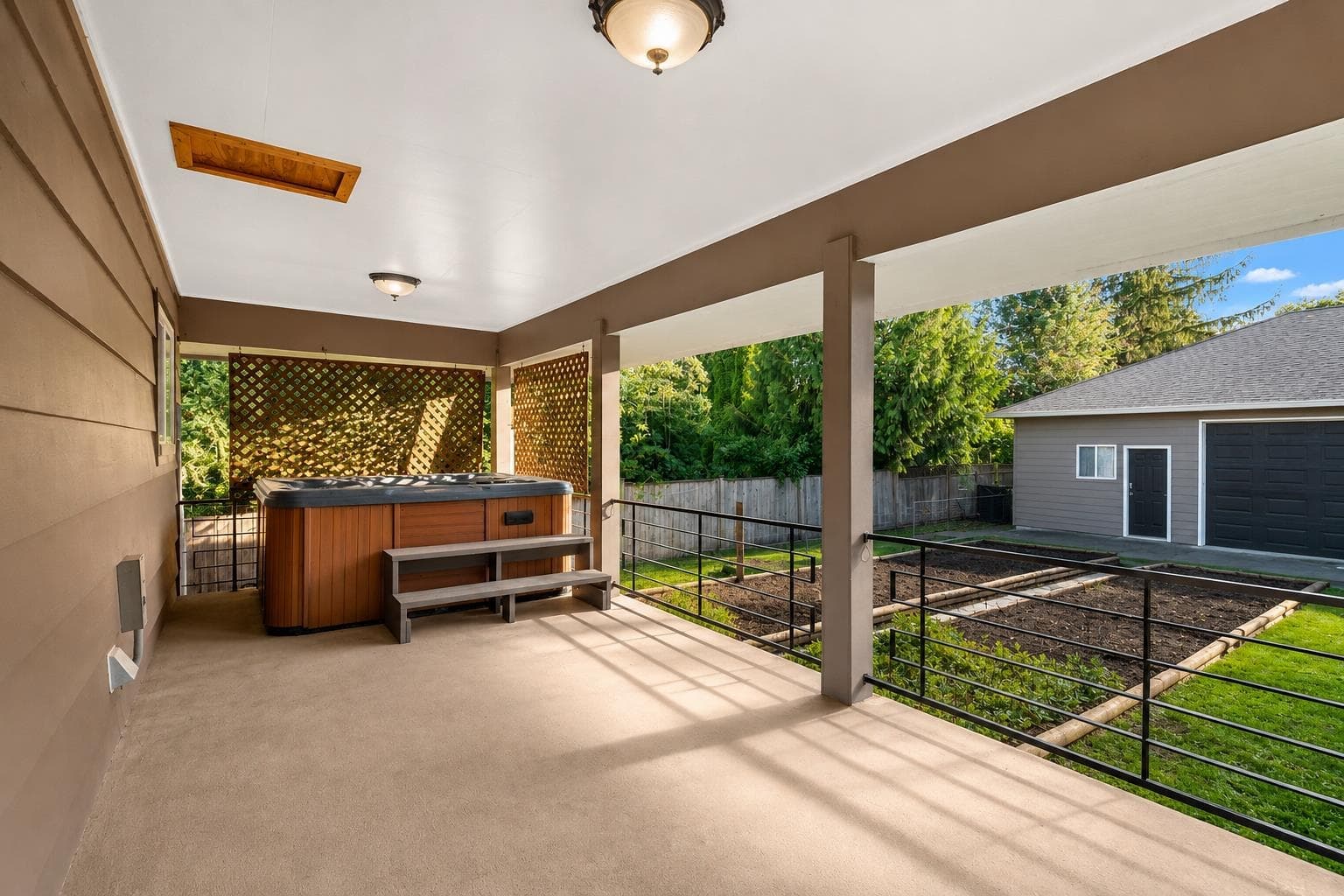 9725 Juniper Street, Chilliwack, V2P 5J2 — photo 2