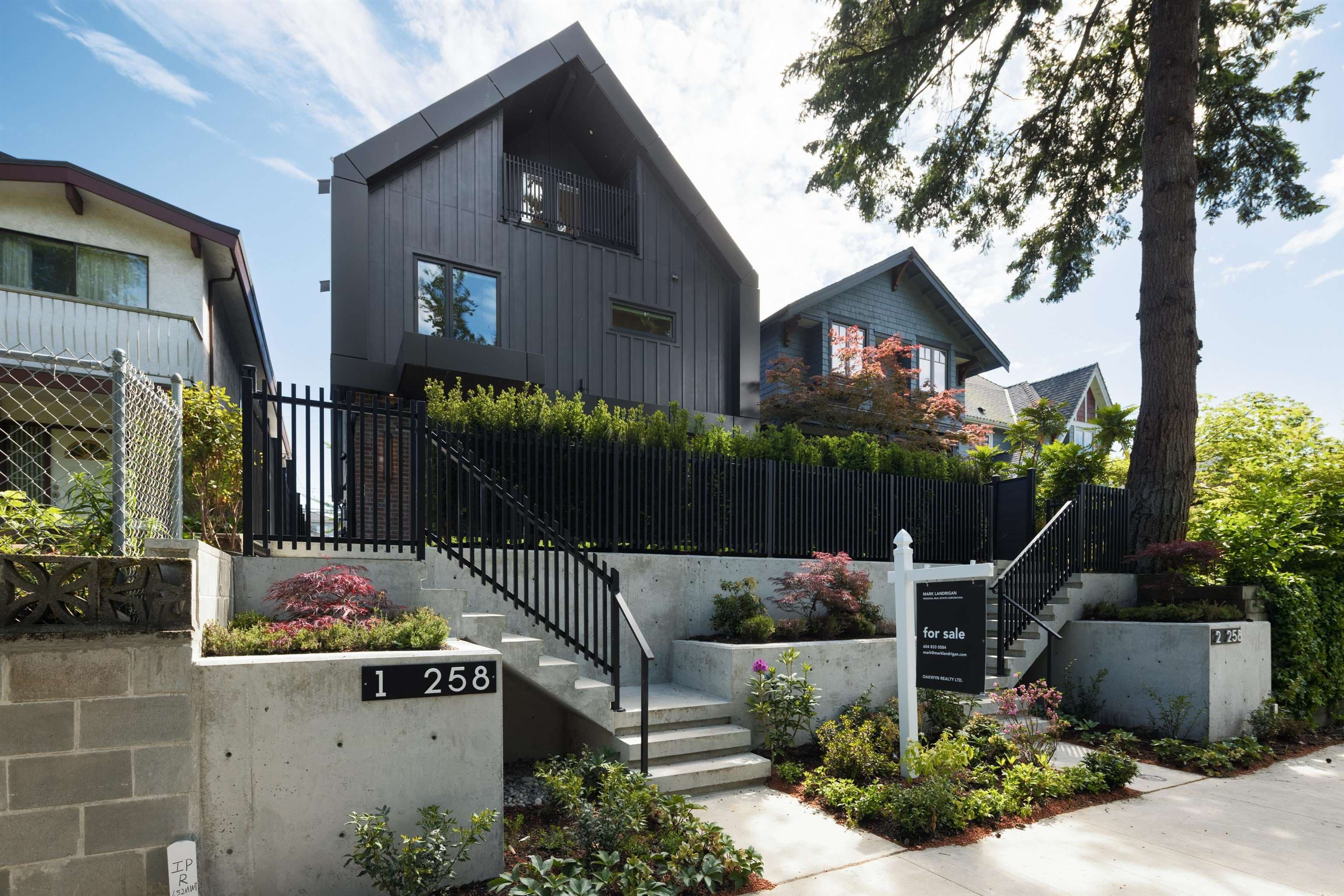 1 - 258 E 19 Avenue, Vancouver, V5V 1J2 — photo 2