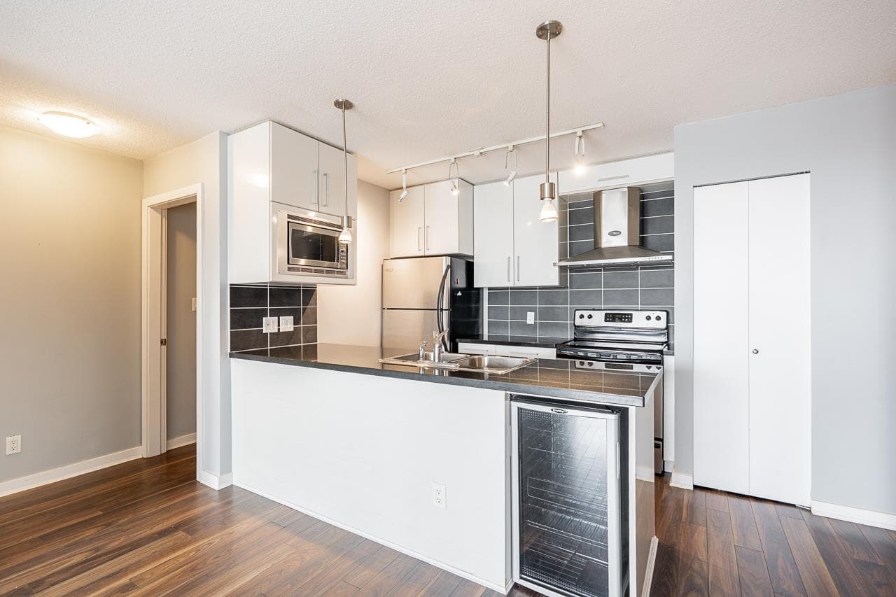 1203 - 689 Abbott Street, Vancouver, V6B 0J2 — photo 4
