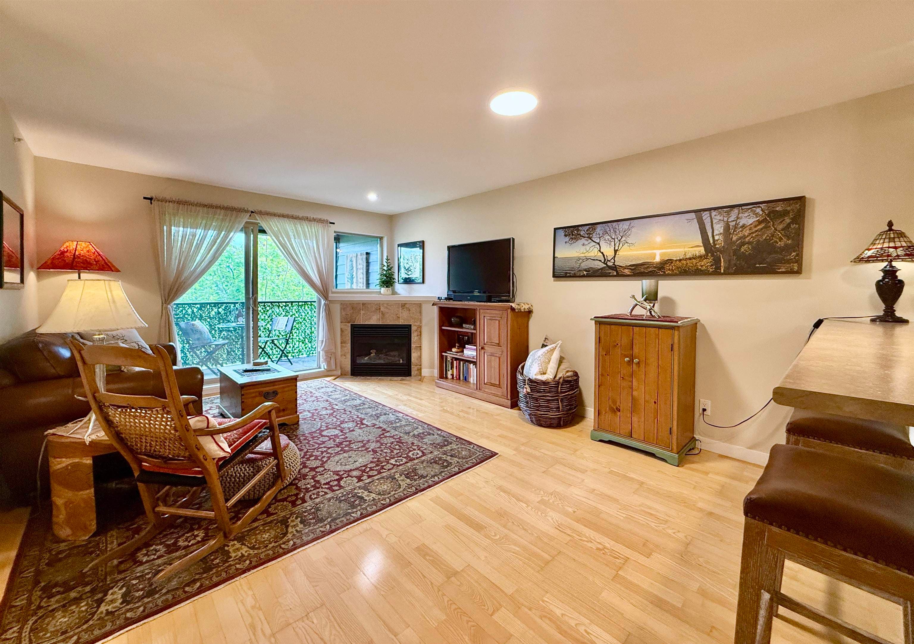 404 - 5631 Inlet Avenue, Sechelt, V7Z 0J1 — photo 1