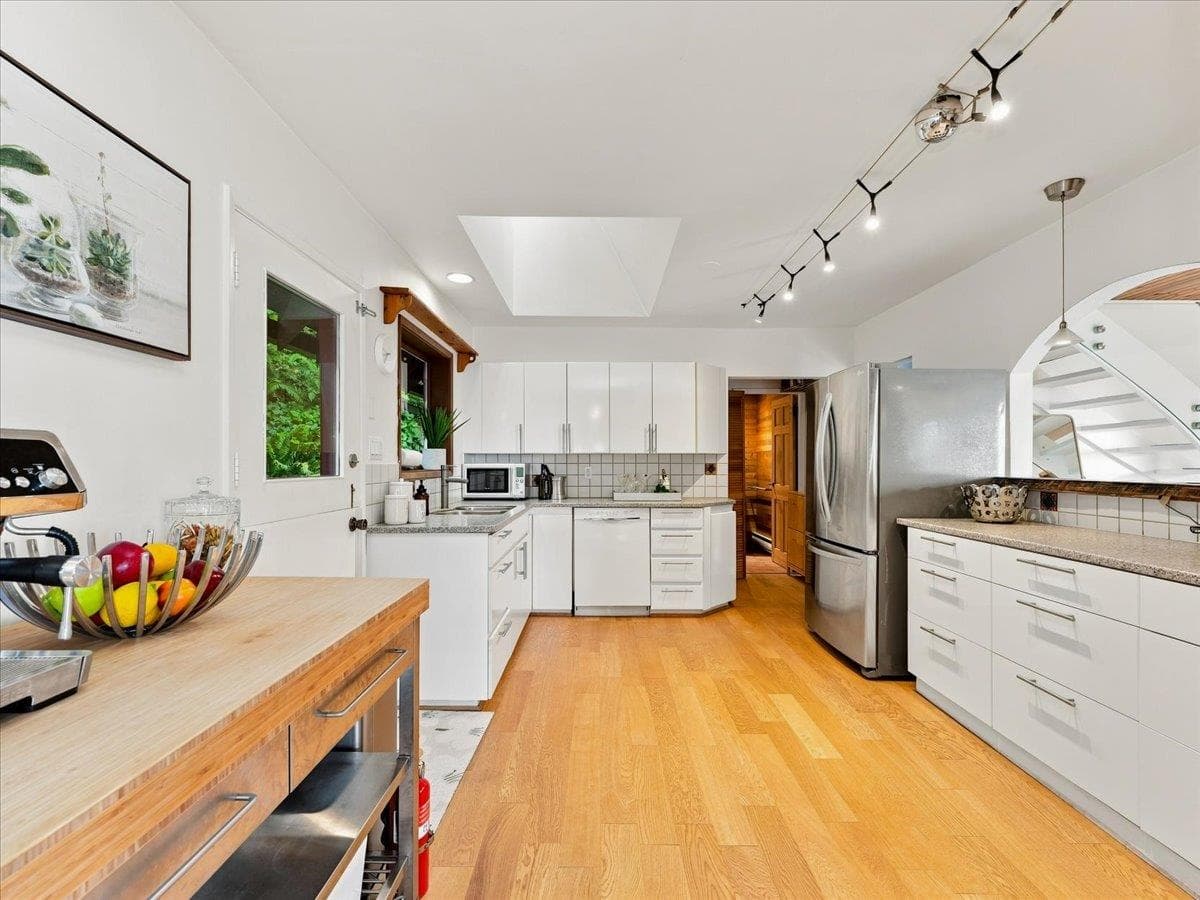 325 Bayview Place, Lions Bay, V0N 2E0 — photo 5