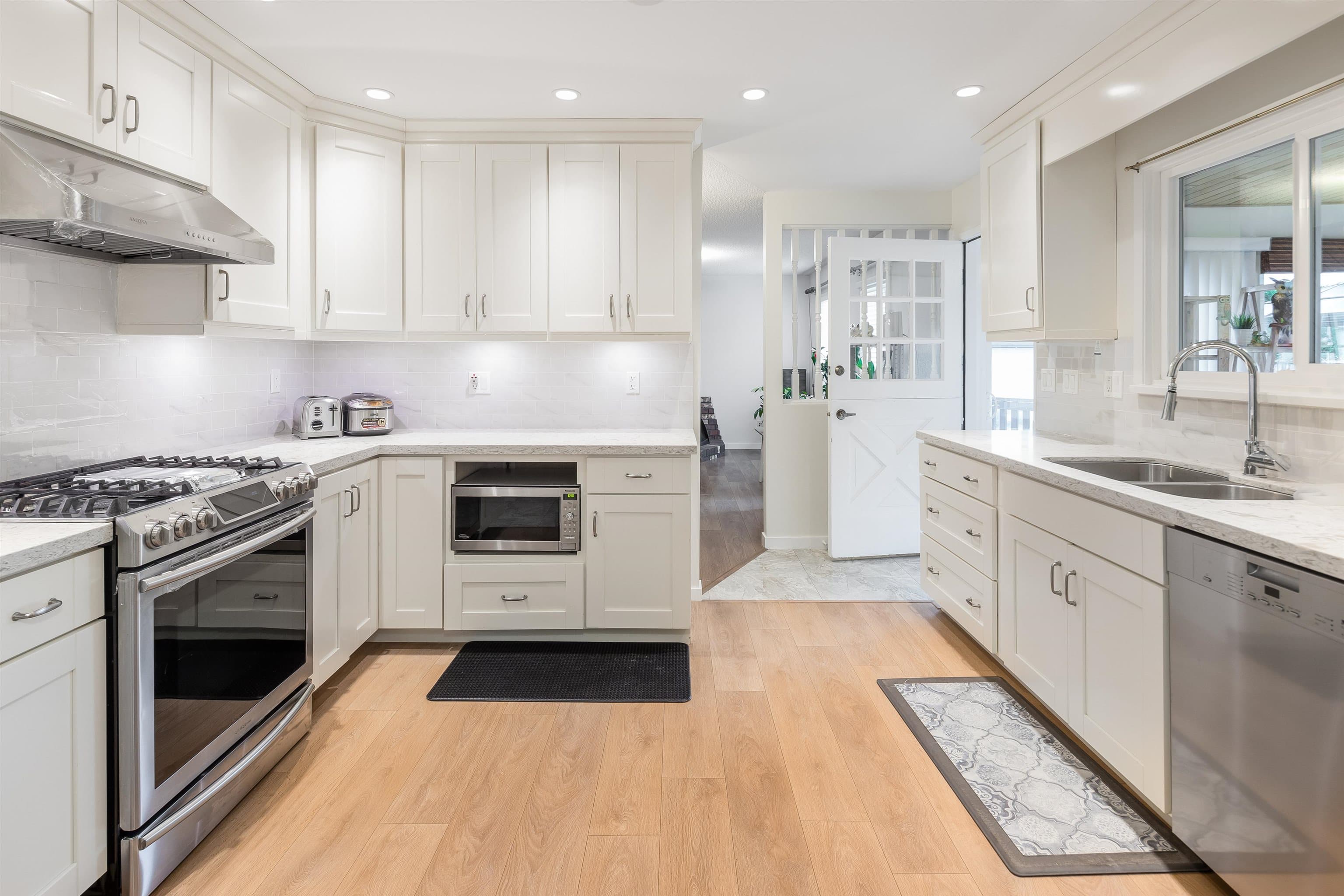 7720 No.1 Road, Richmond, V7C 1T6 — photo 1