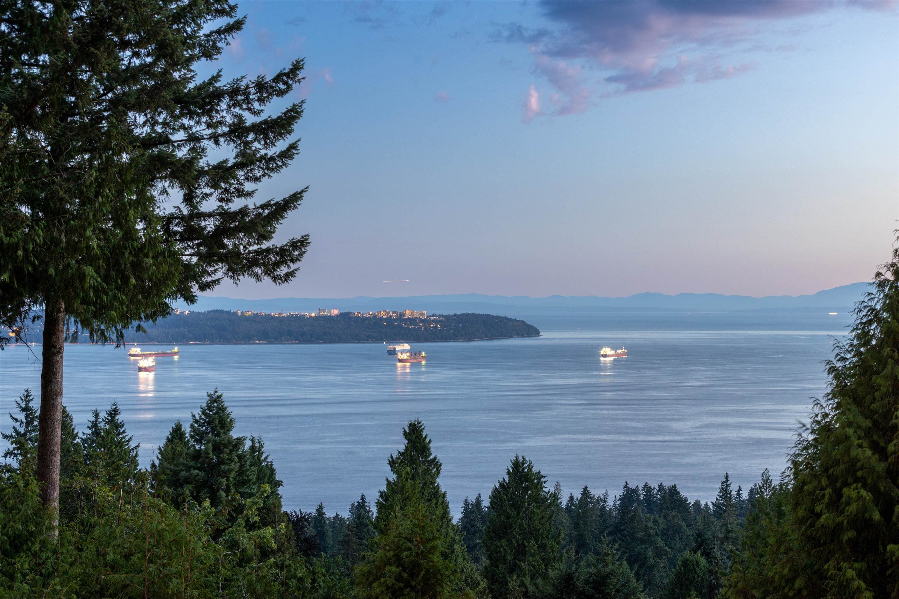 2235 Chairlift Road, West Vancouver, V7S 2T4 — photo 2