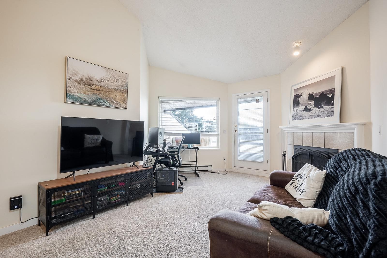 305 - 11726 225th Street, Maple Ridge, V2X 6E4 — photo 2