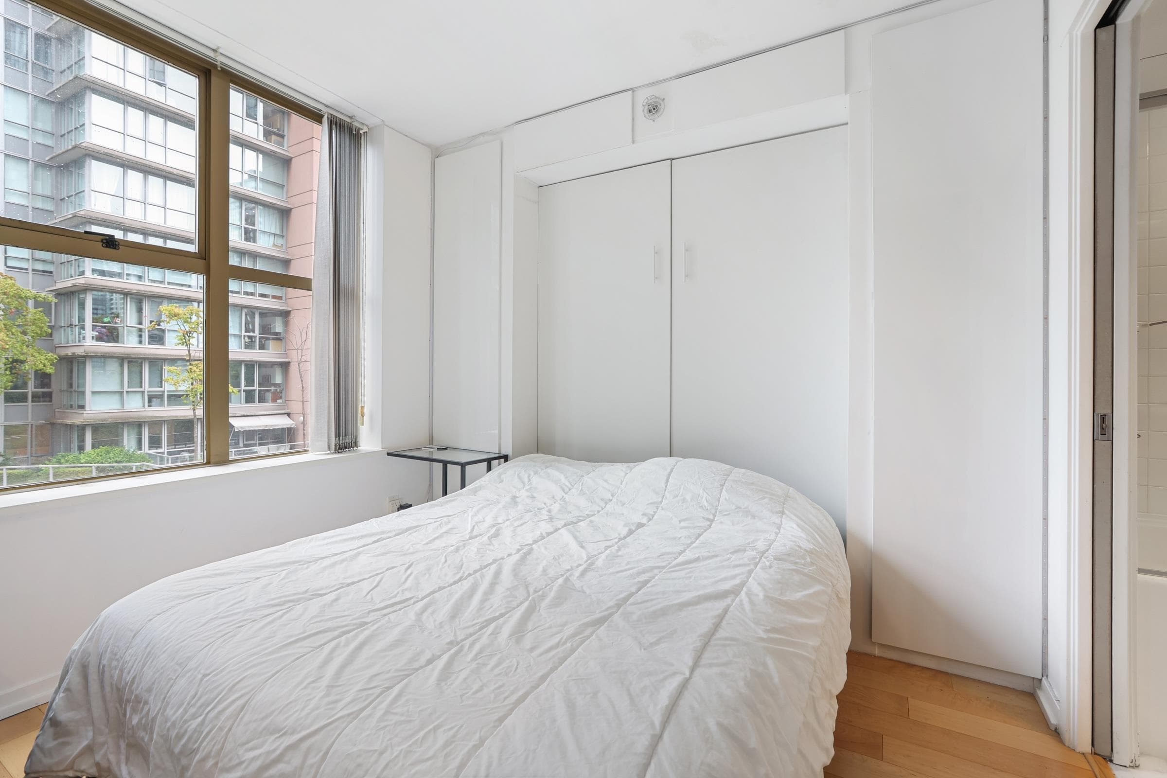 504 - 969 Richards Street, Vancouver, V6B 1A8 — photo 2