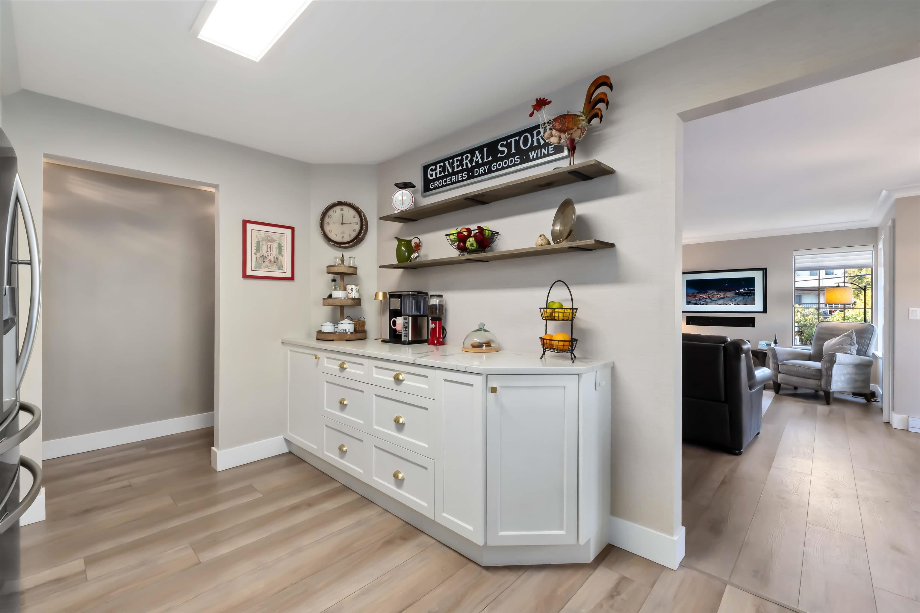 202 - 1488 Merklin Street, White Rock, V4B 4C3 — photo 2