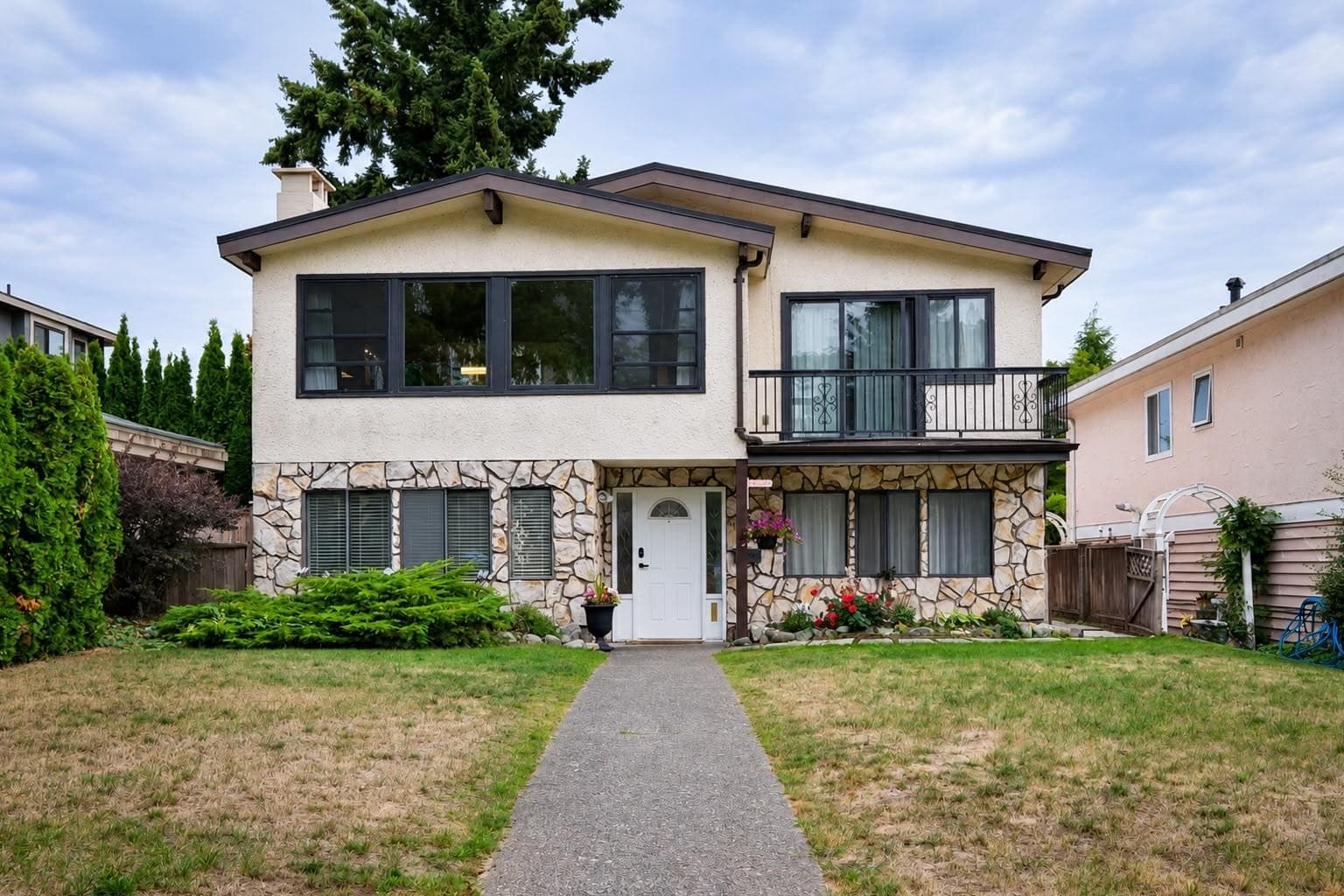 4158 Kenny Court, Burnaby, V5J 1L3 — photo 1