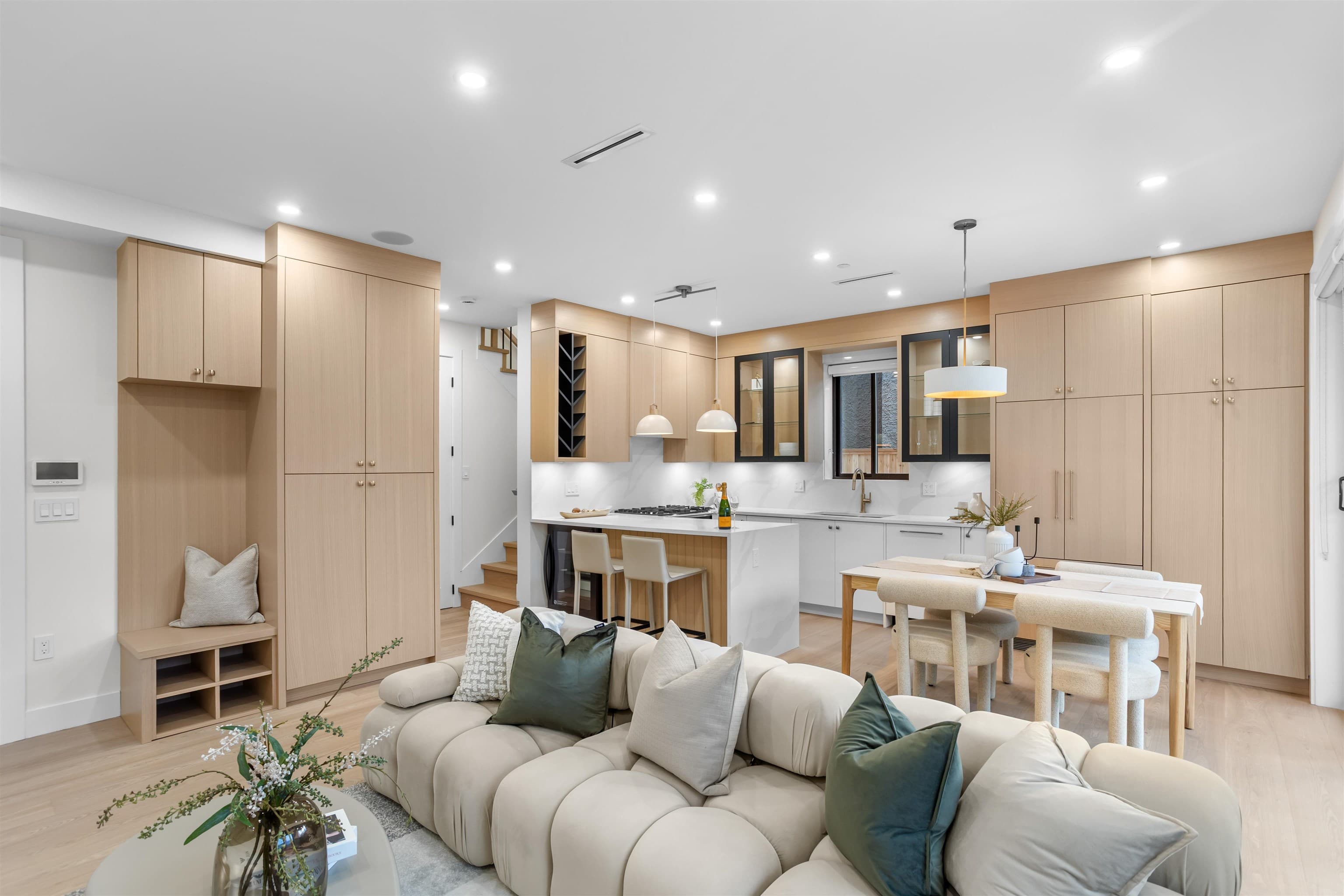 2 - 165 E 45th Avenue, Vancouver, V5W 1W8 — photo 4