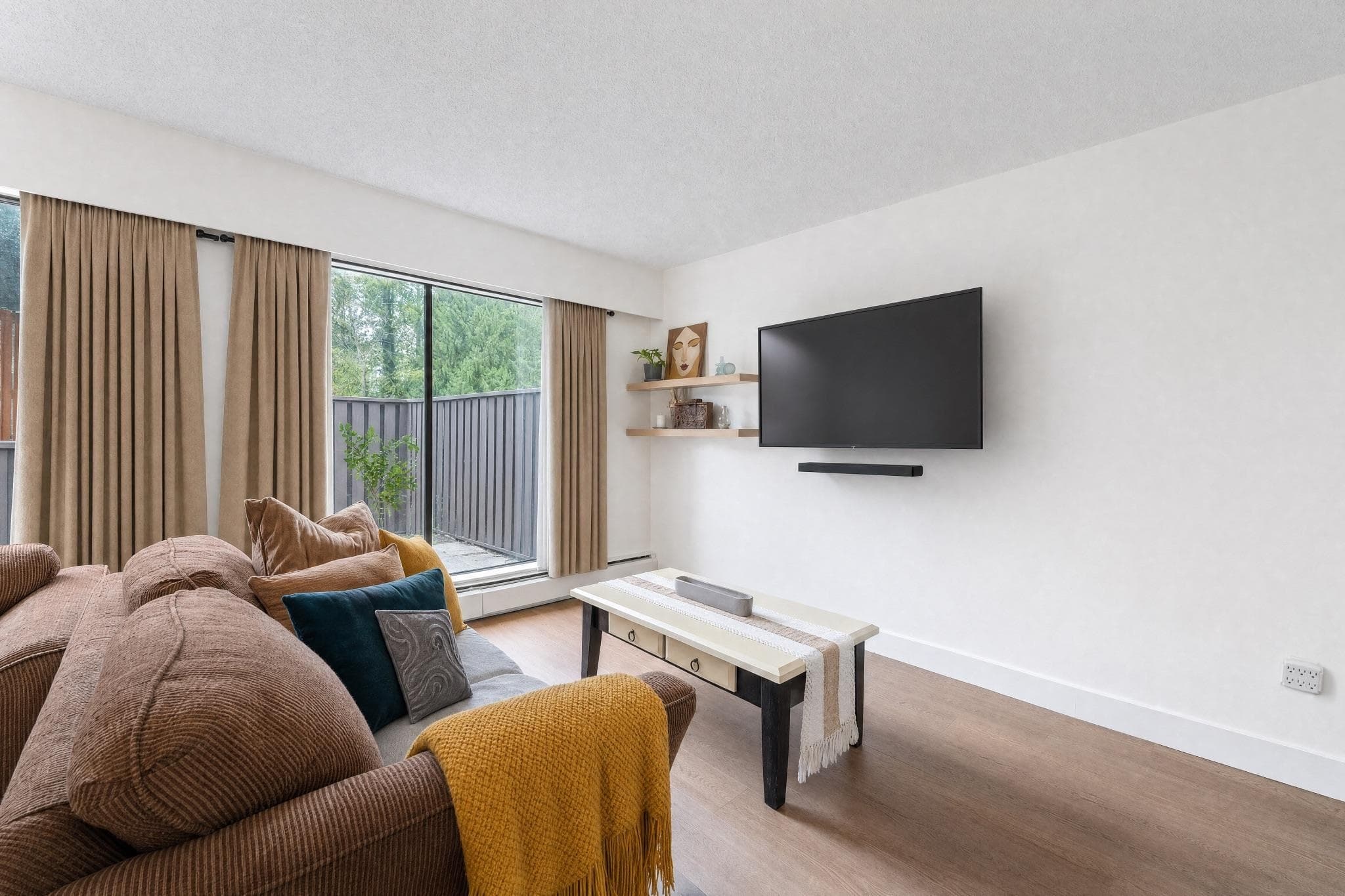8865 Horne Street, Burnaby, V3N 4J8 — photo 2