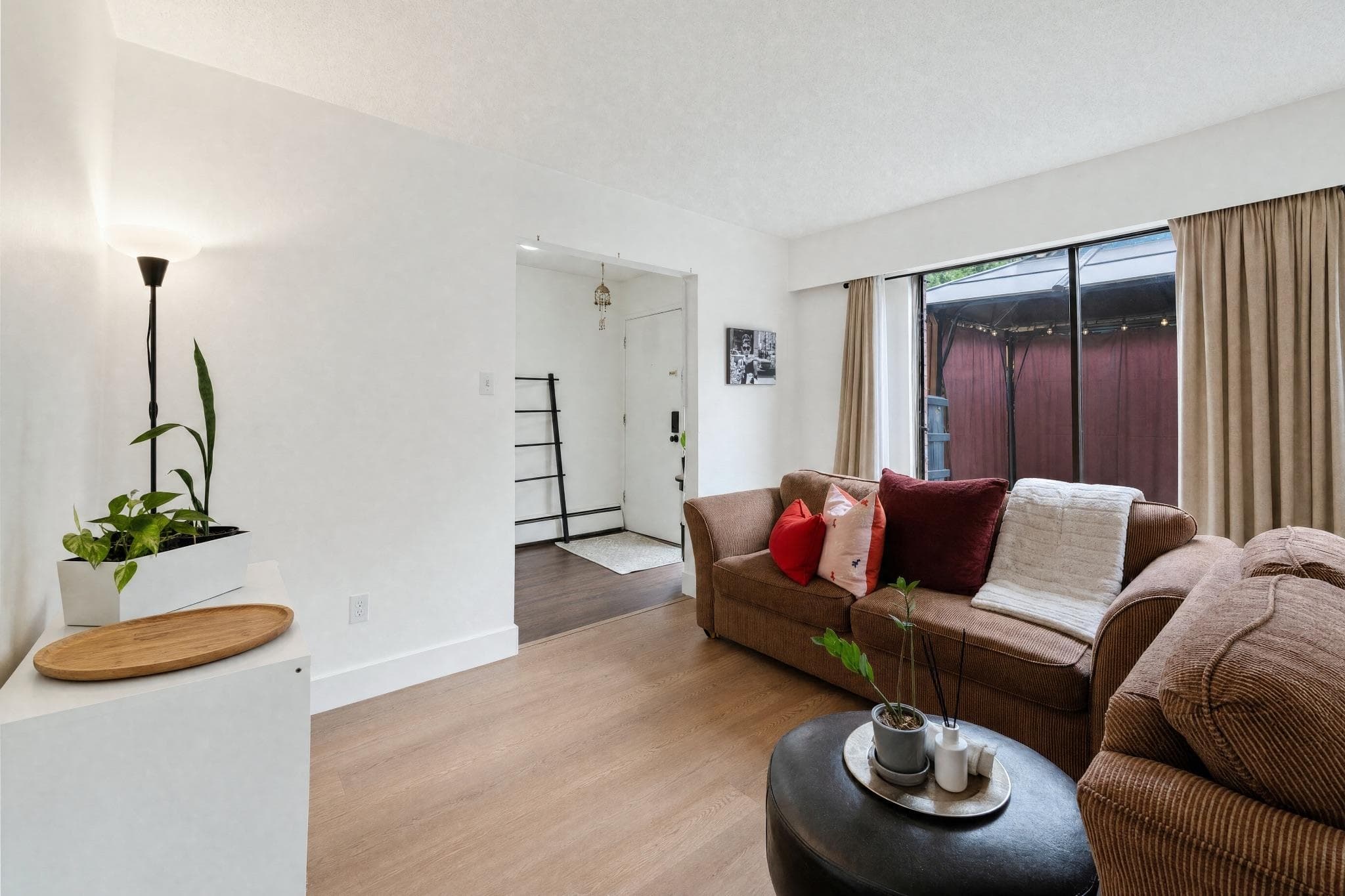 8865 Horne Street, Burnaby, V3N 4J8 — photo 3
