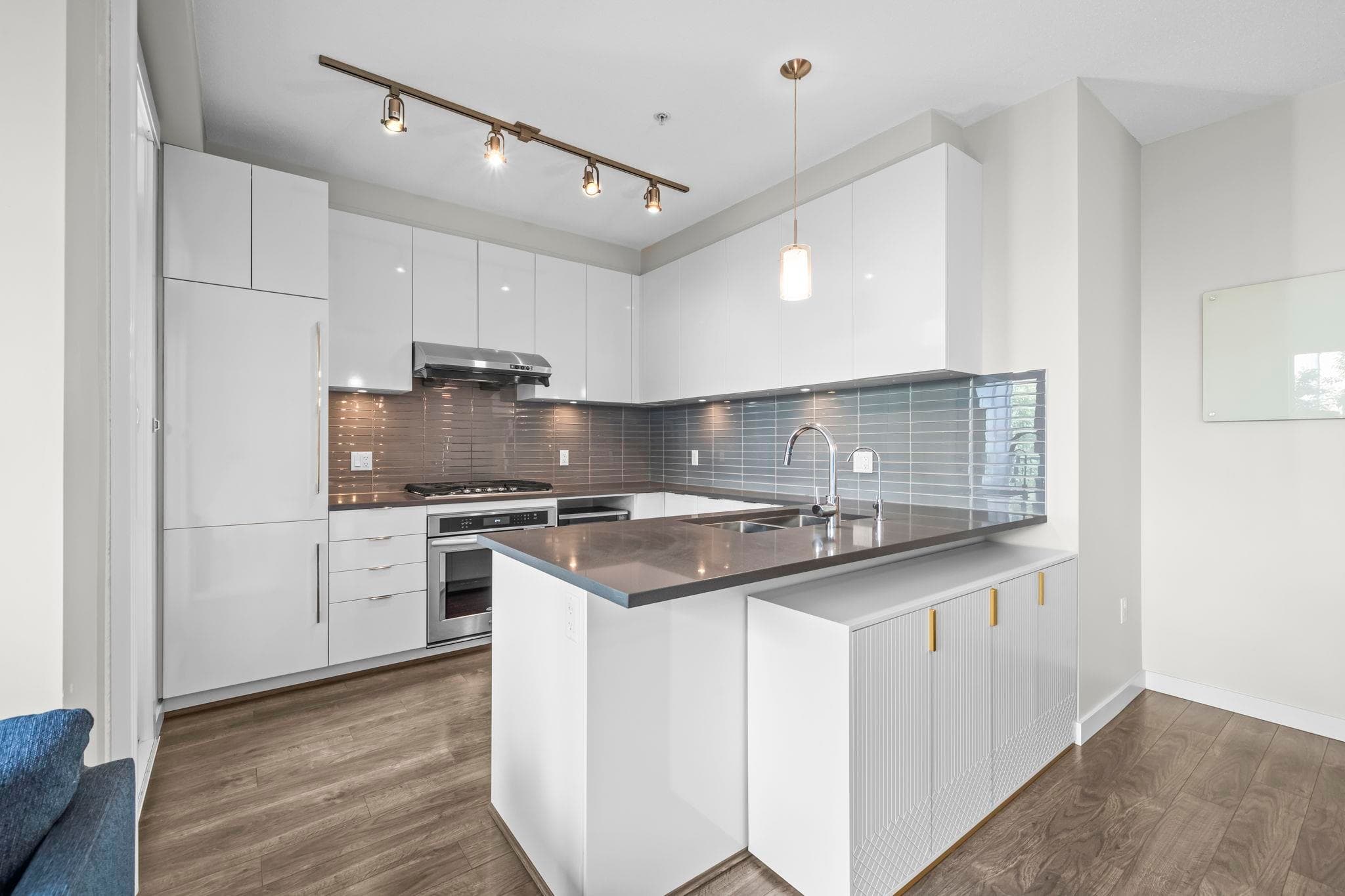 215 - 9311 Alexandra Road, Richmond, V6X 0L8 — photo 4