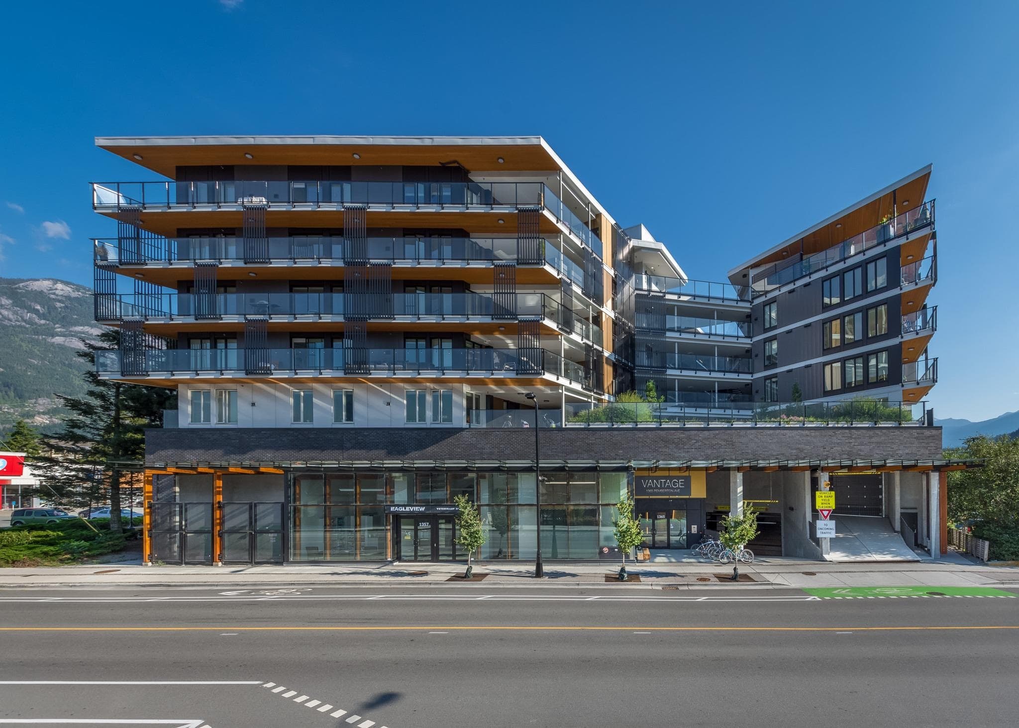 213 - 1365 Pemberton Avenue, Squamish, V8B 1B7 — photo 1