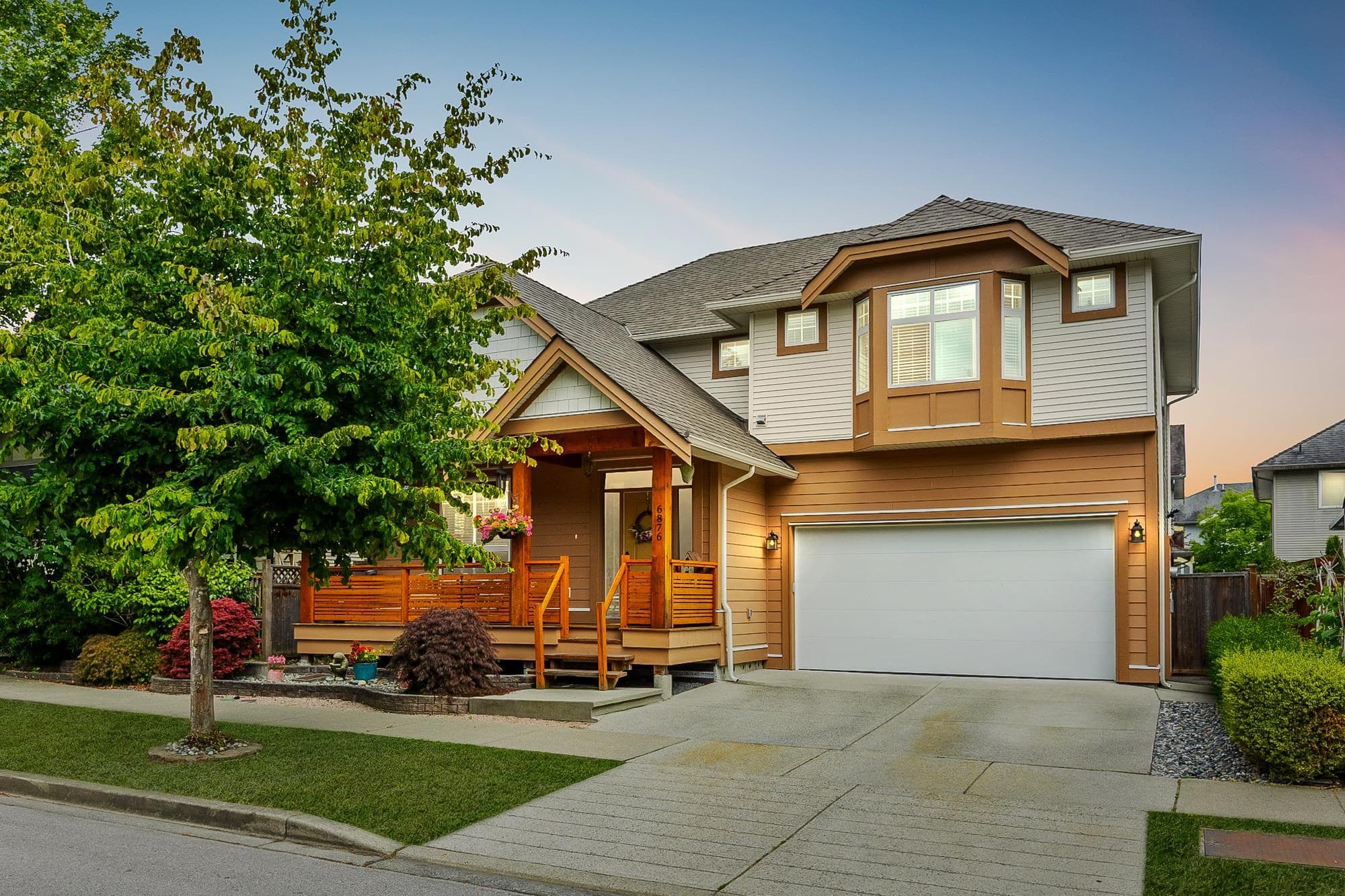 6876 192a Street, Surrey, V4N 0B7 — photo 1