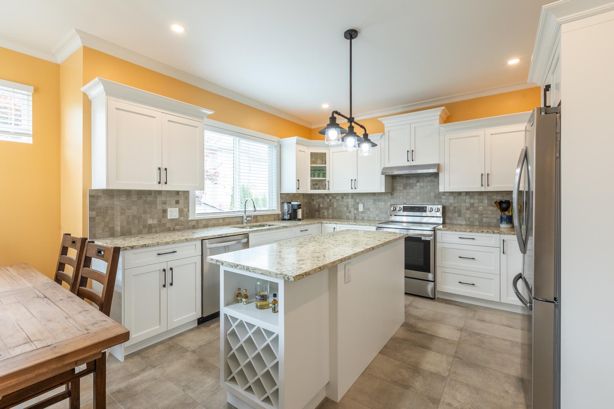6876 192a Street, Surrey, V4N 0B7 — photo 4