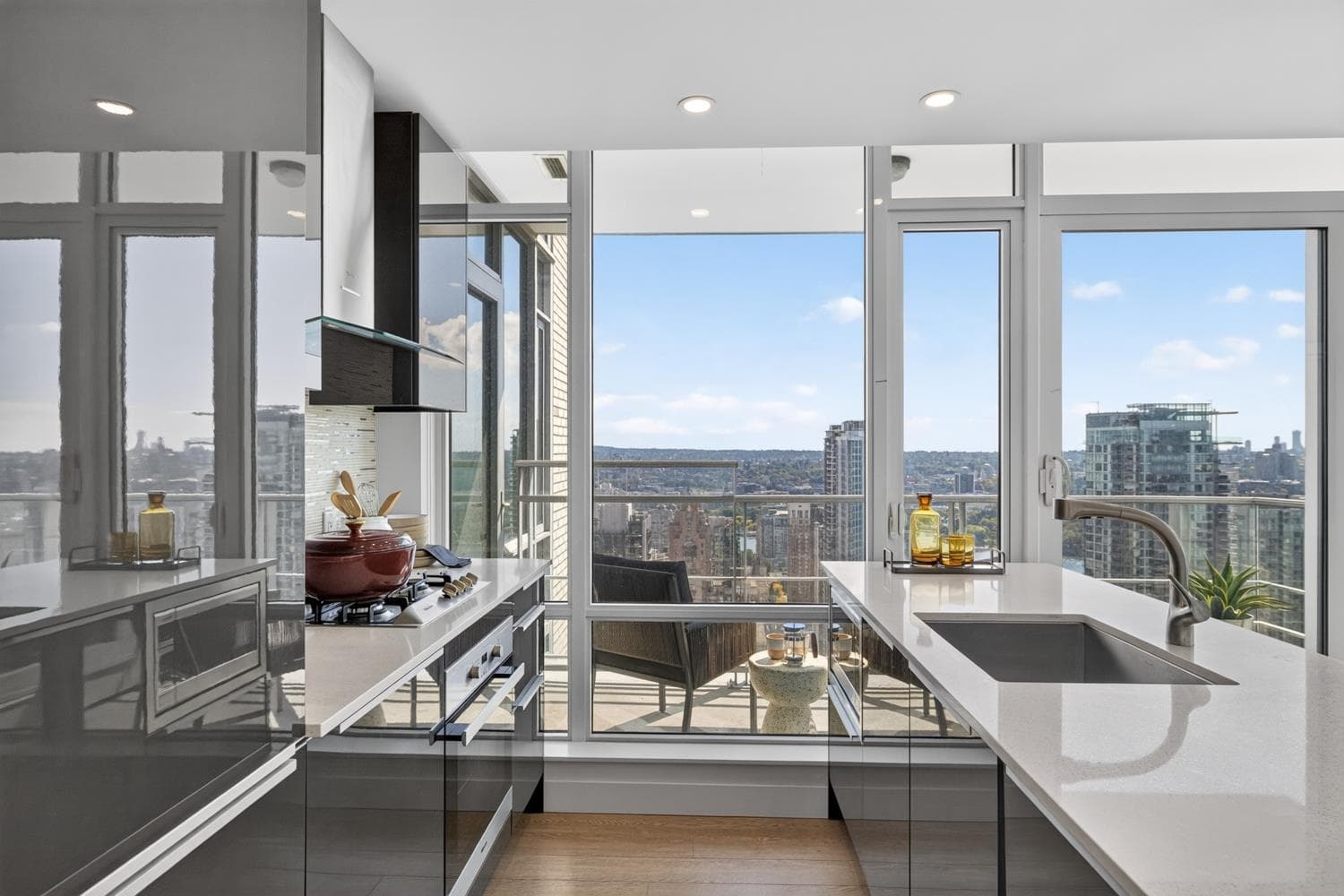 4006 - 1283 Howe Street, Vancouver, V6Z 0E3 — photo 3