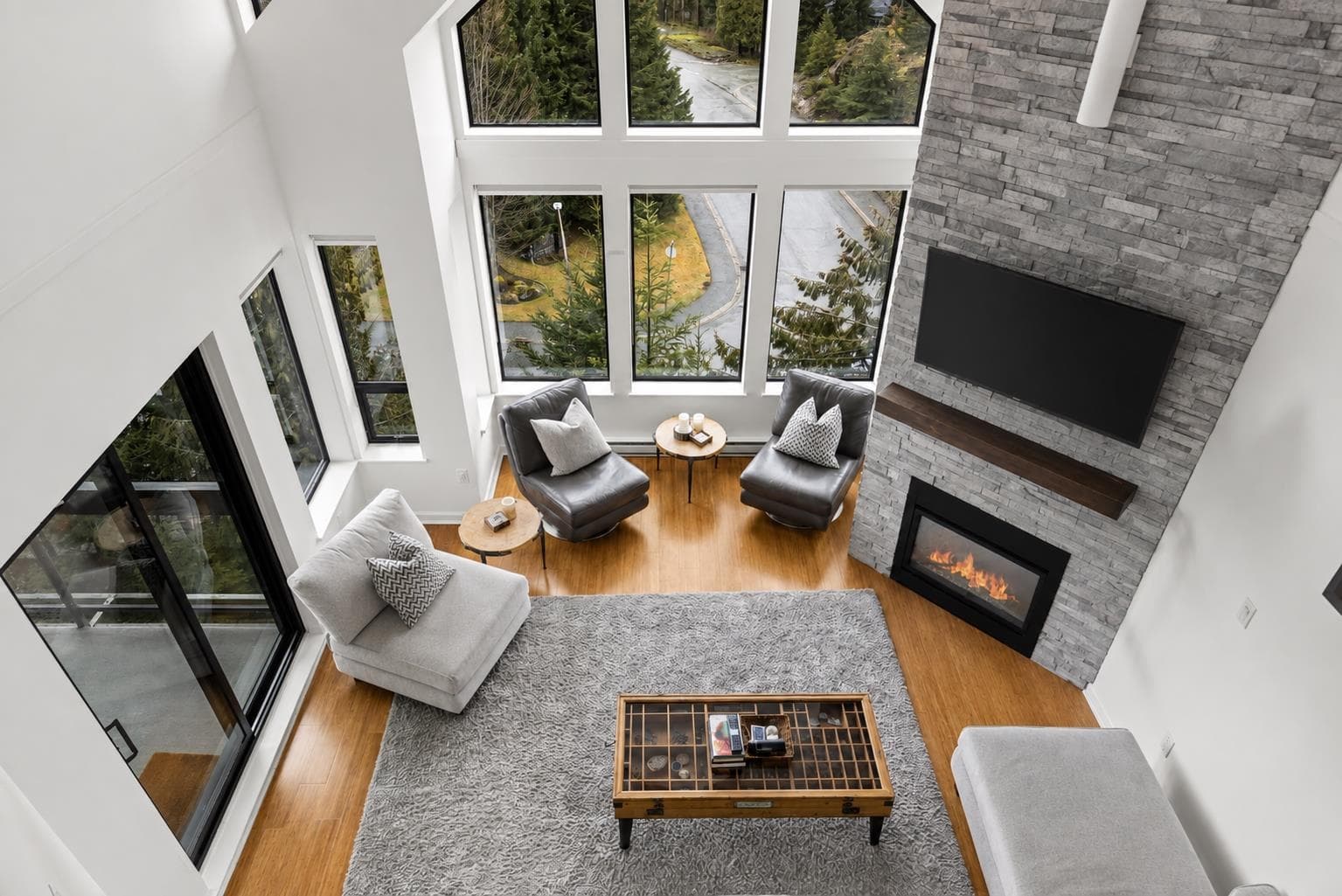 302 - 3212 Blueberry Drive, Whistler, V8E 0T5 — photo 2