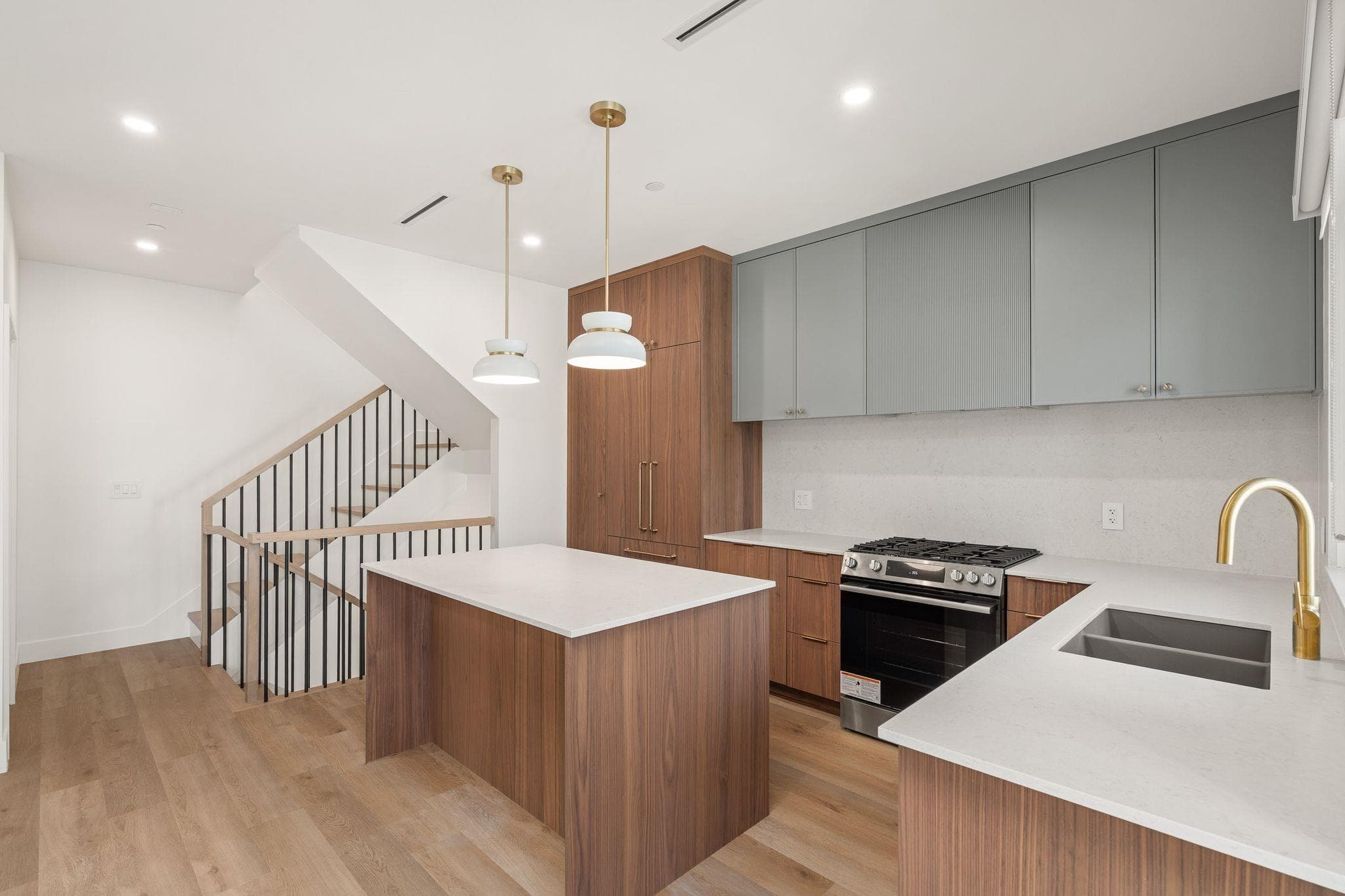 SL 3 - 2333 E 54th Avenue, Vancouver, V5S 1X1 — photo 1