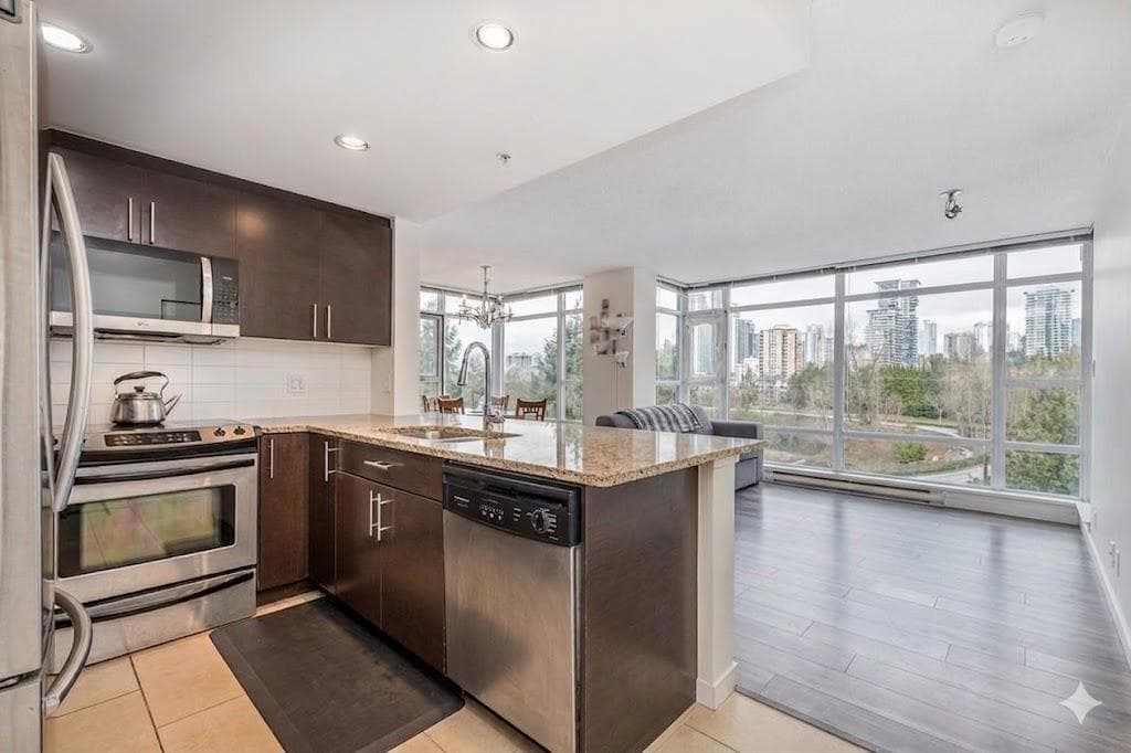806 - 575 Delestre Avenue, Coquitlam, V3K 0A6 — photo 3