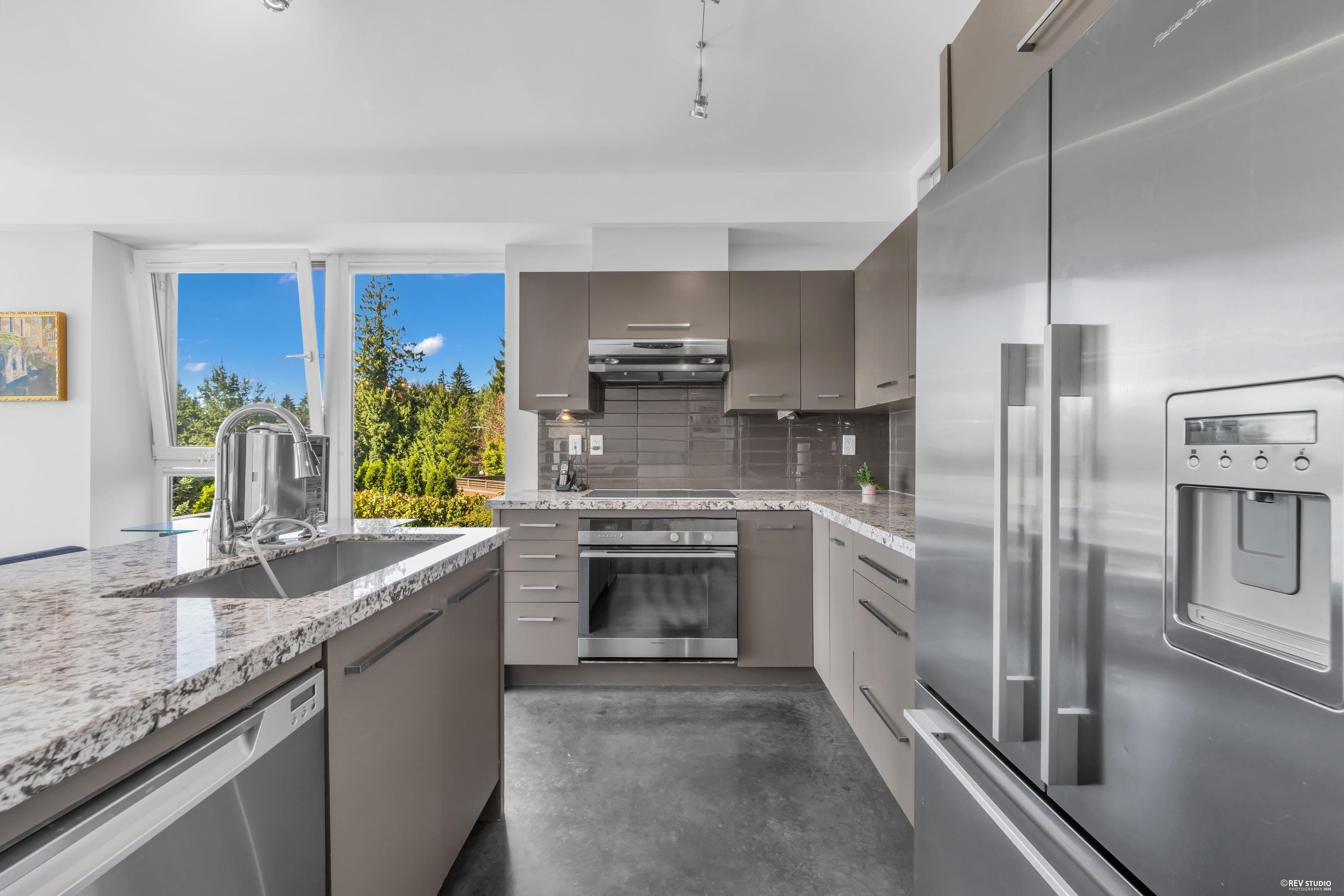 201 - 650 Evergreen Place, North Vancouver, V7N 0A5 — photo 3