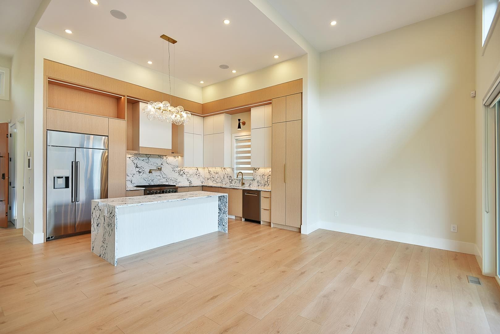 6555 N Gale Avenue, Sechelt, V7Z 0L1 — photo 5