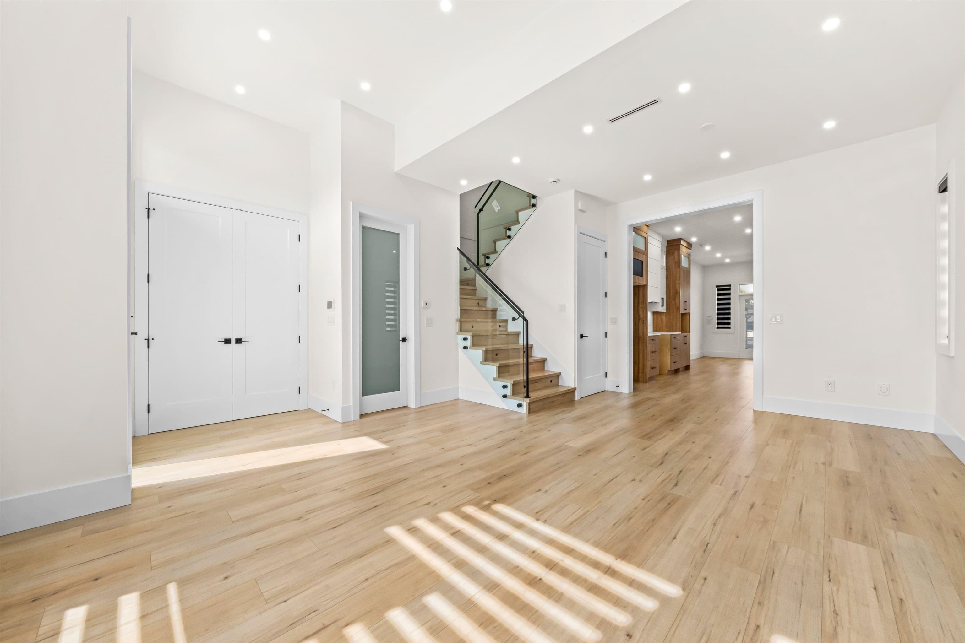 7633 Rosewood Street, Burnaby, V5E 2G8 — photo 5
