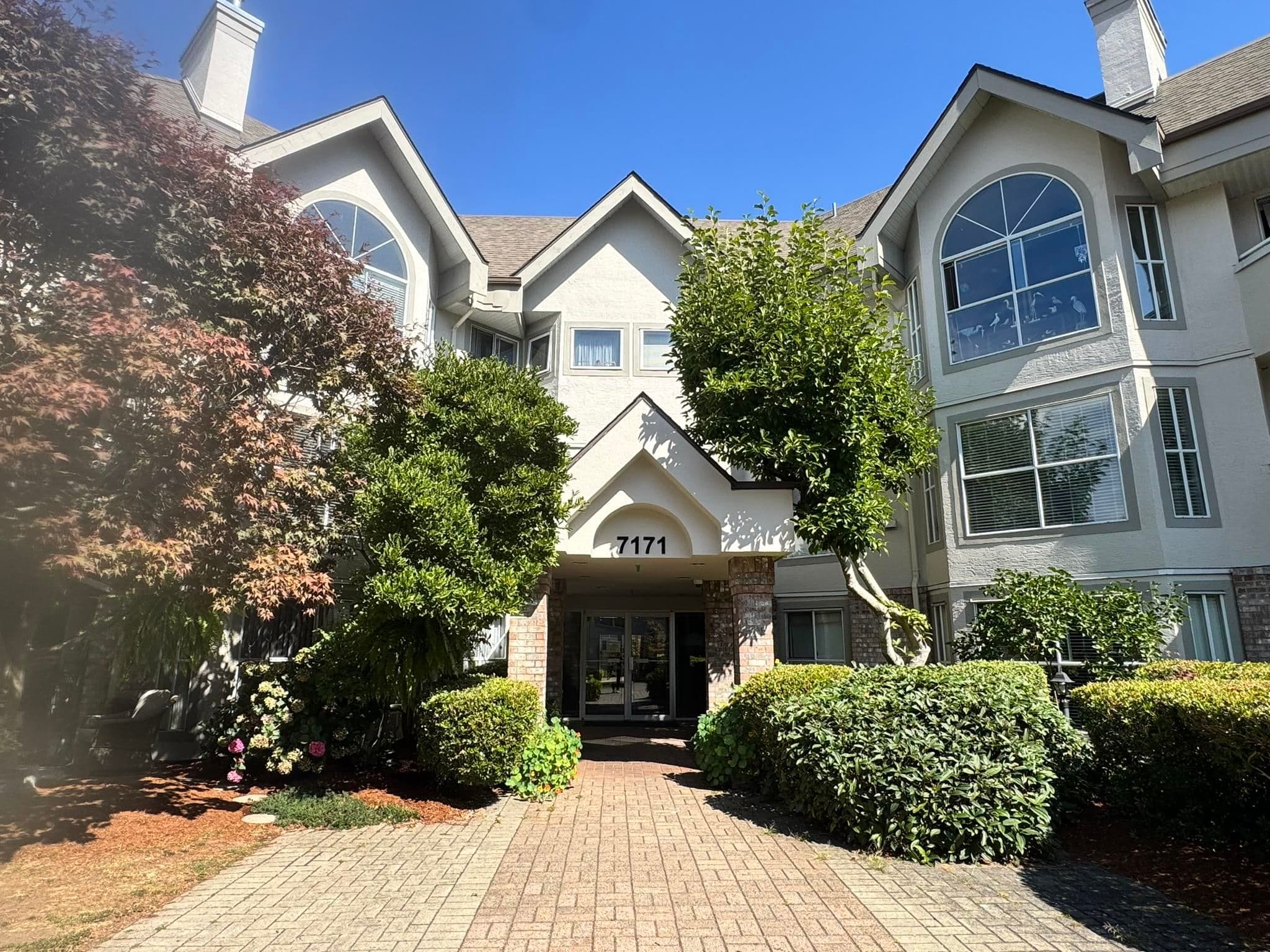 209 - 7171 121 Street, Surrey, V3W 1G9 — photo 1