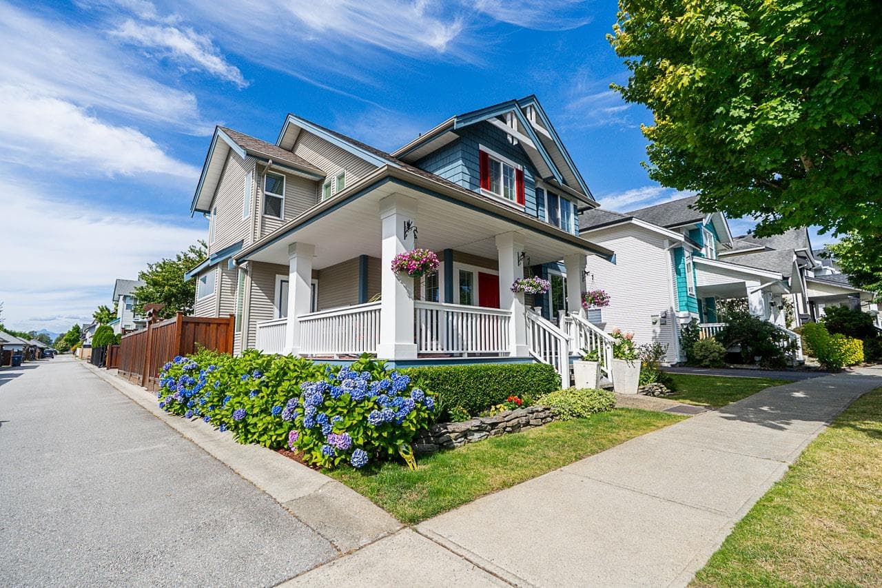 19029 68b Avenue, Surrey, V4N 5P5 — photo 1