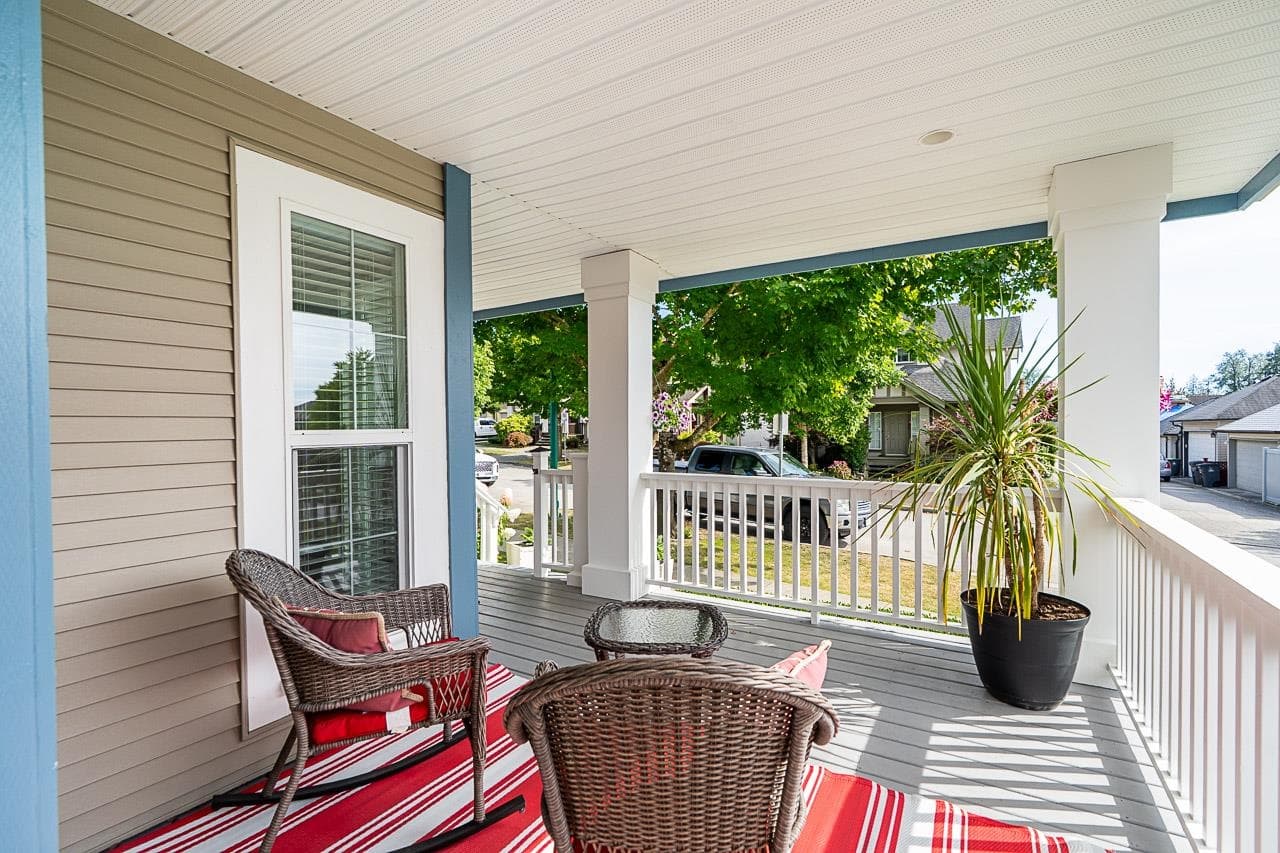 19029 68b Avenue, Surrey, V4N 5P5 — photo 4