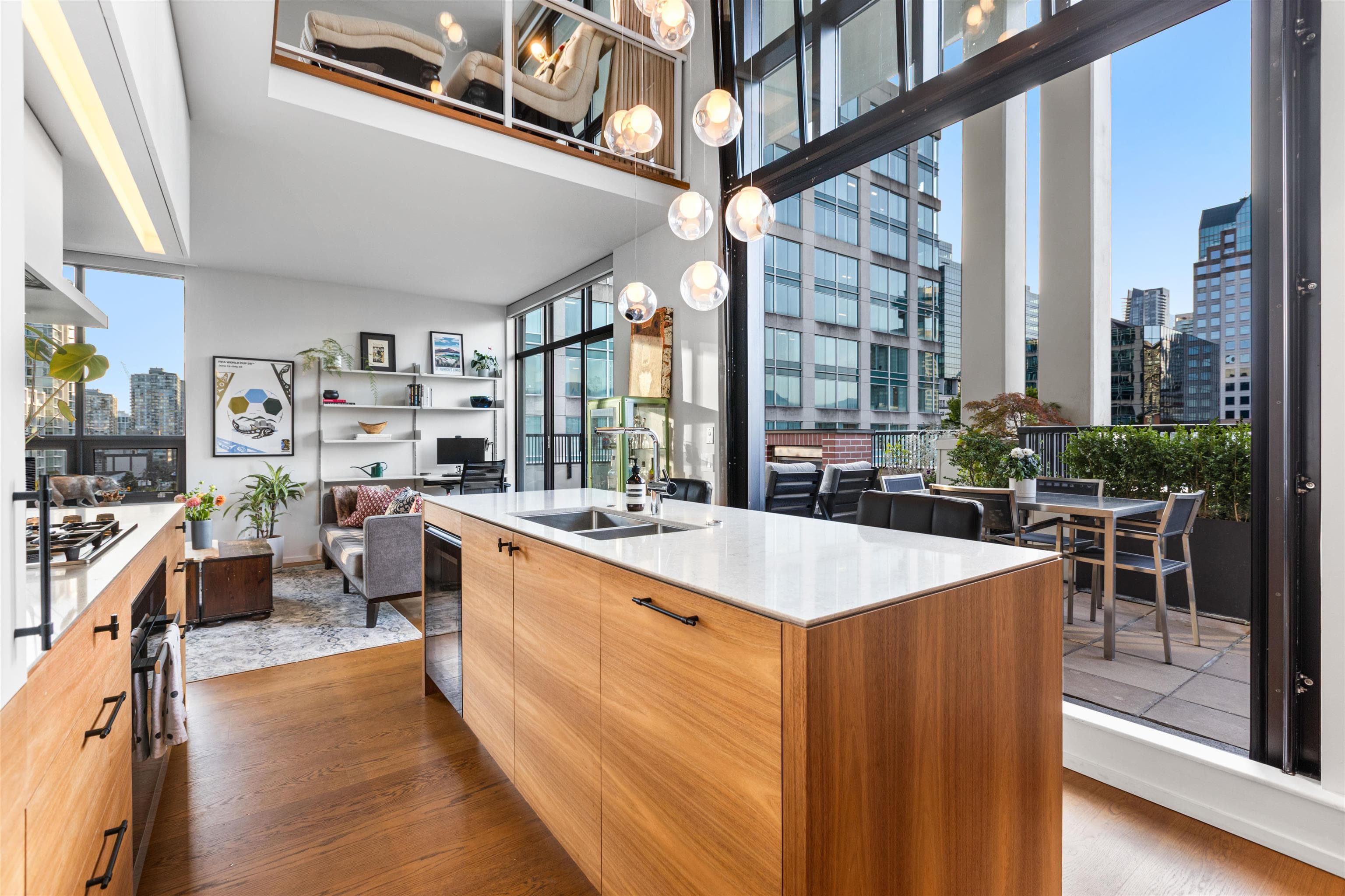 PH701 - 531 Beatty Street, Vancouver, V6B 0C5 — photo 2