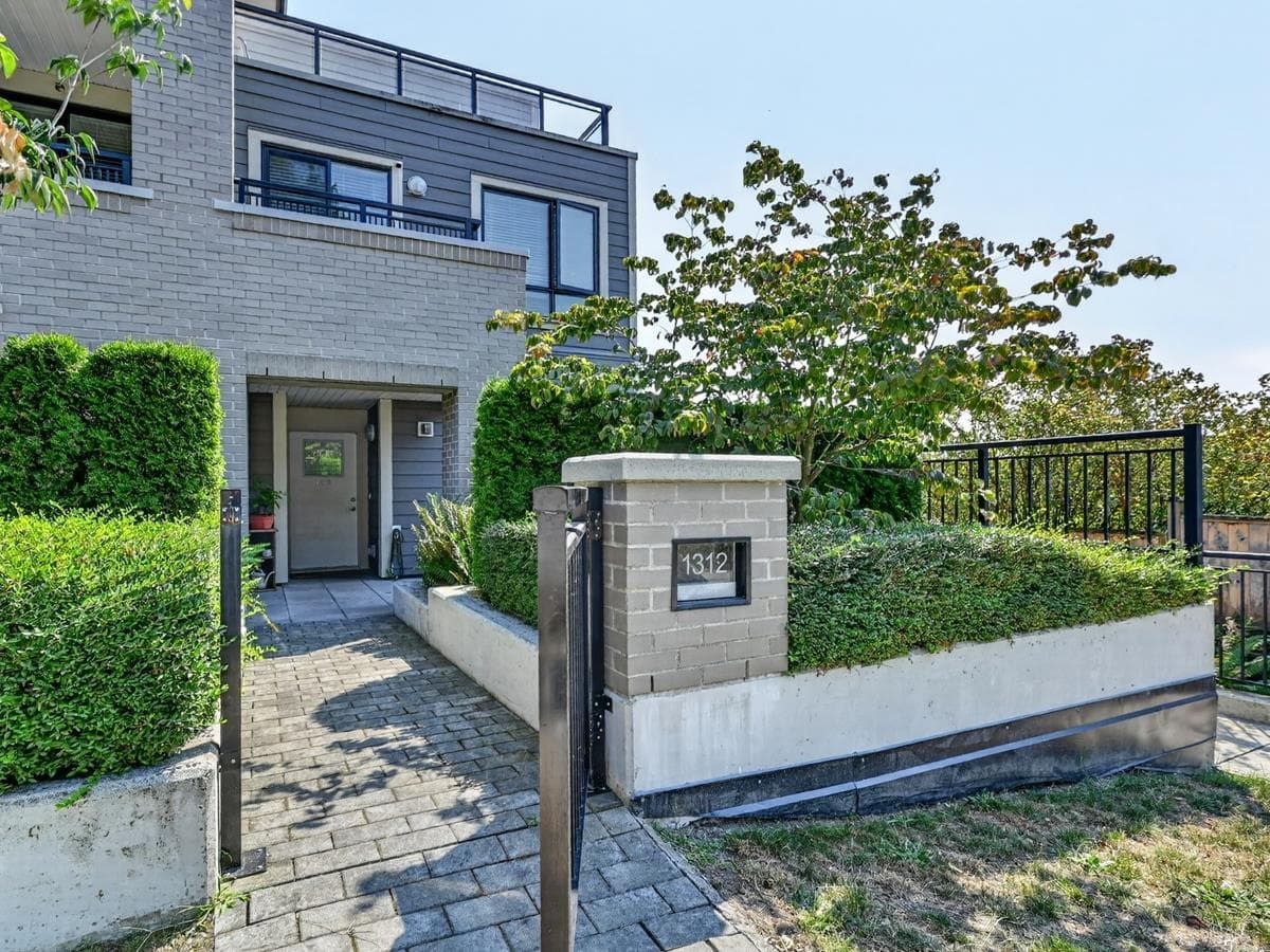 1312 Fifth Avenue, New Westminster