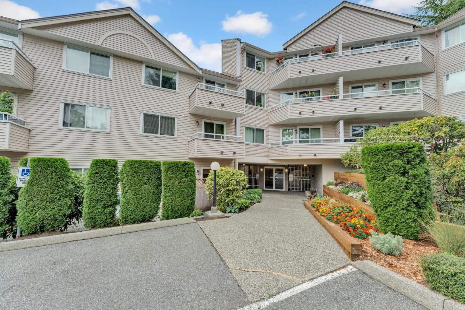 101 - 450 Bromley Street, Coquitlam, V3K 6S5 — photo 1