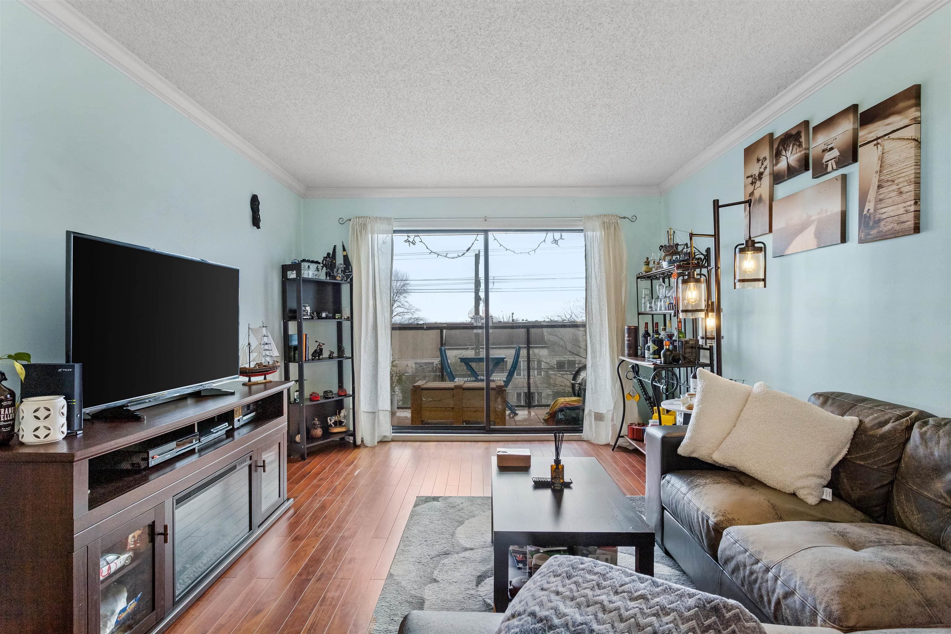 306 - 315 Tenth Street, New Westminster, V3M 3Y2 — photo 2